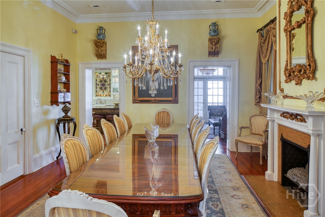 14 E Taylor Street, Savannah, GA, 31401