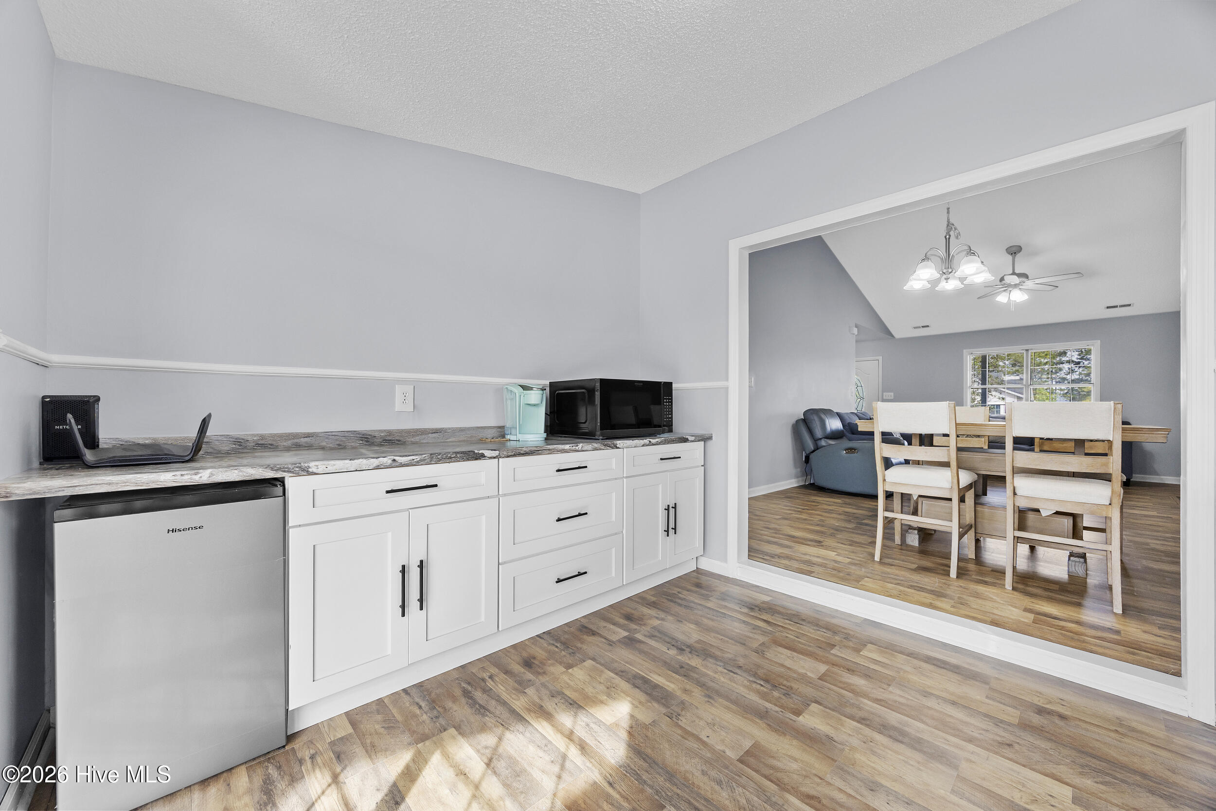 100566189 | Photo 34