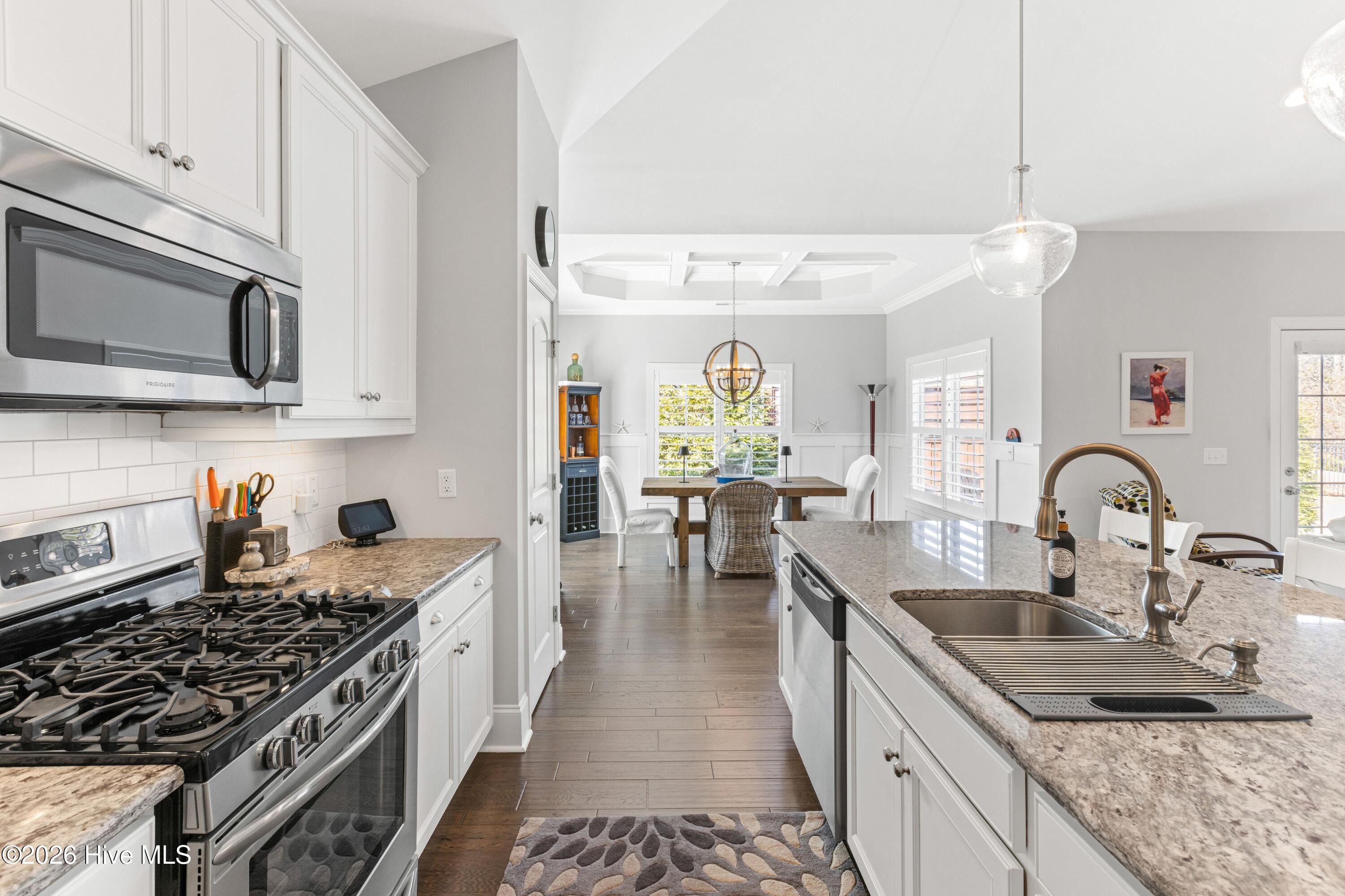 100554937 | Photo 18