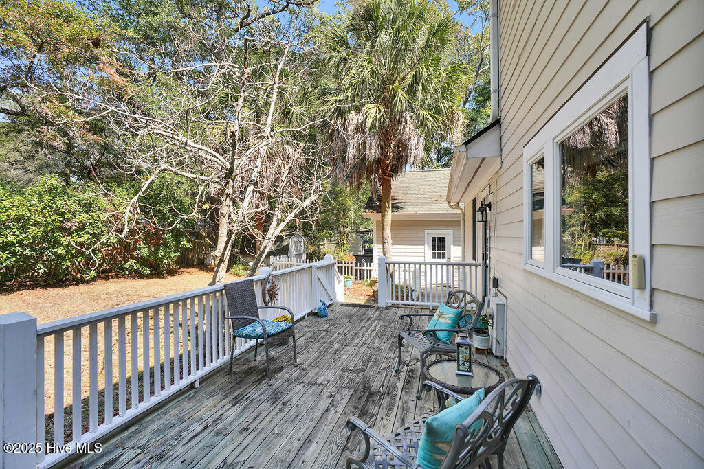 100533114 | Photo 32