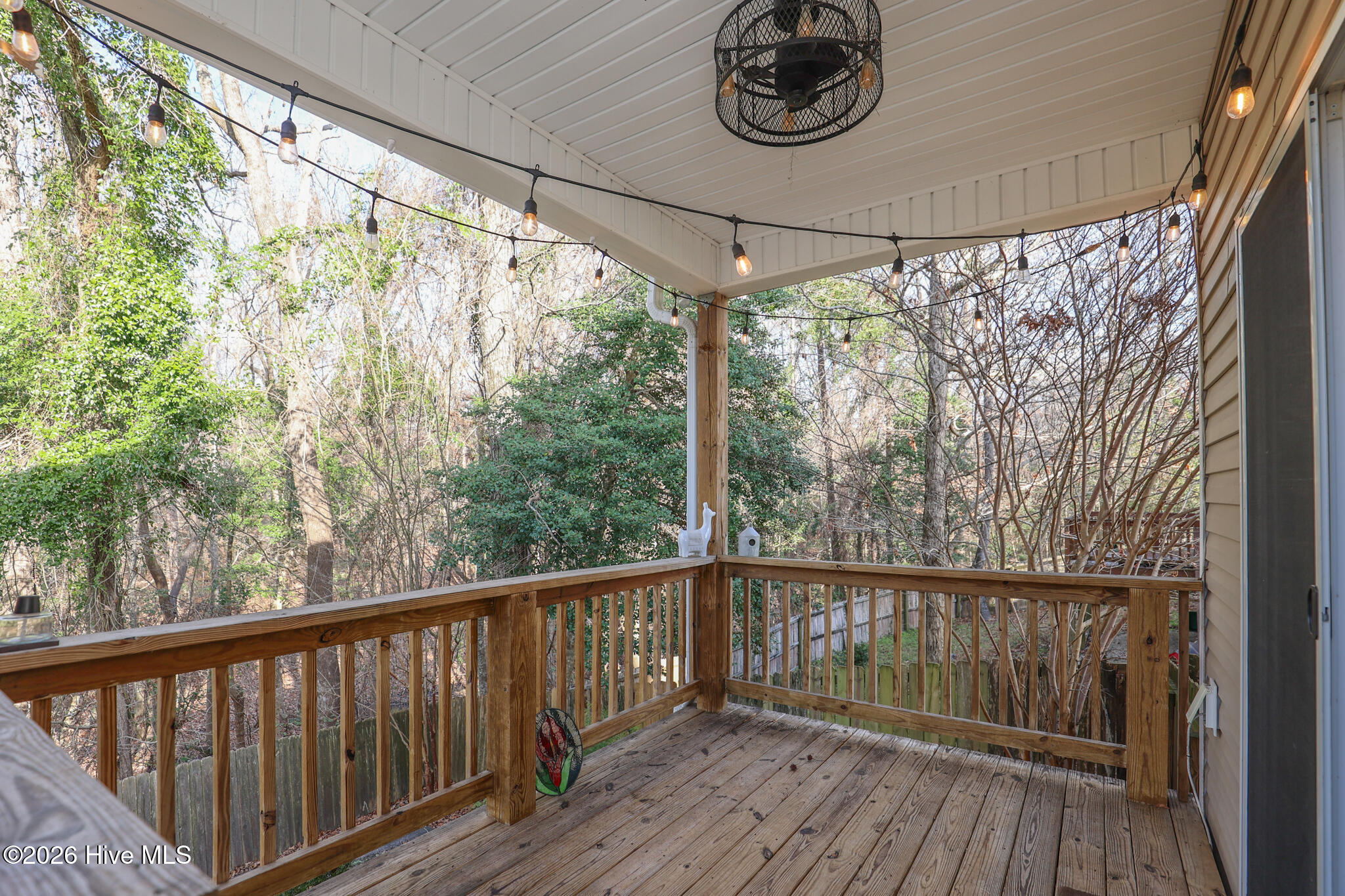 100559390 | Photo 49