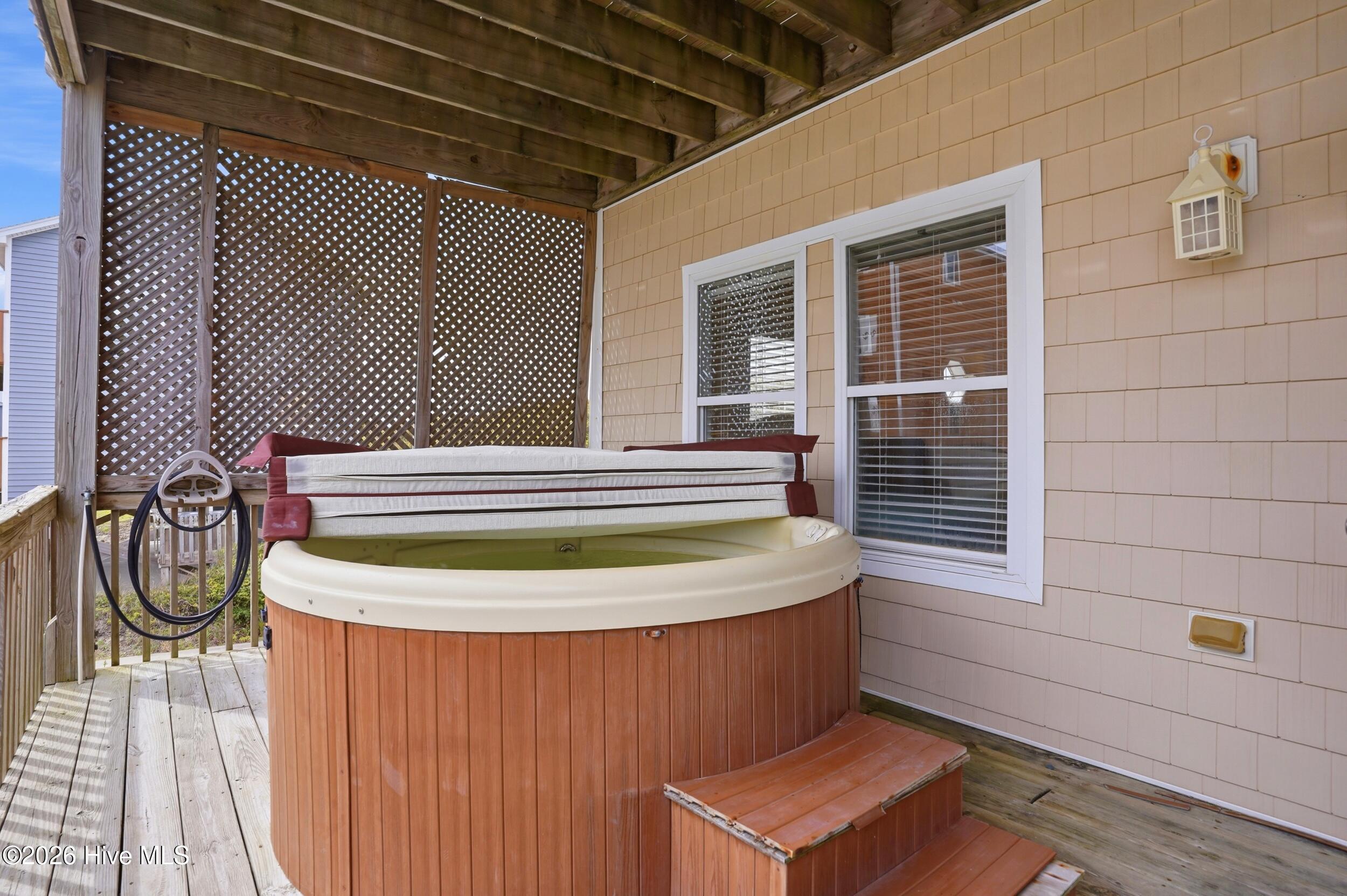 100566063 | Photo 45