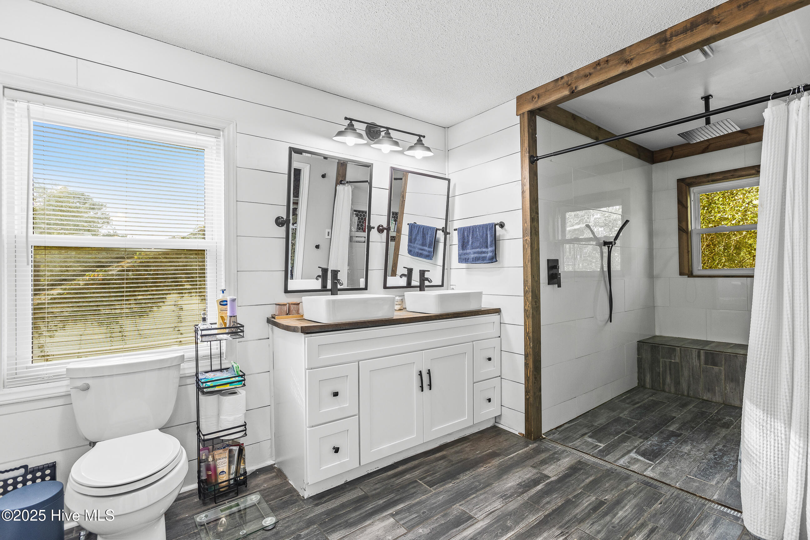 100539882 | Photo 26