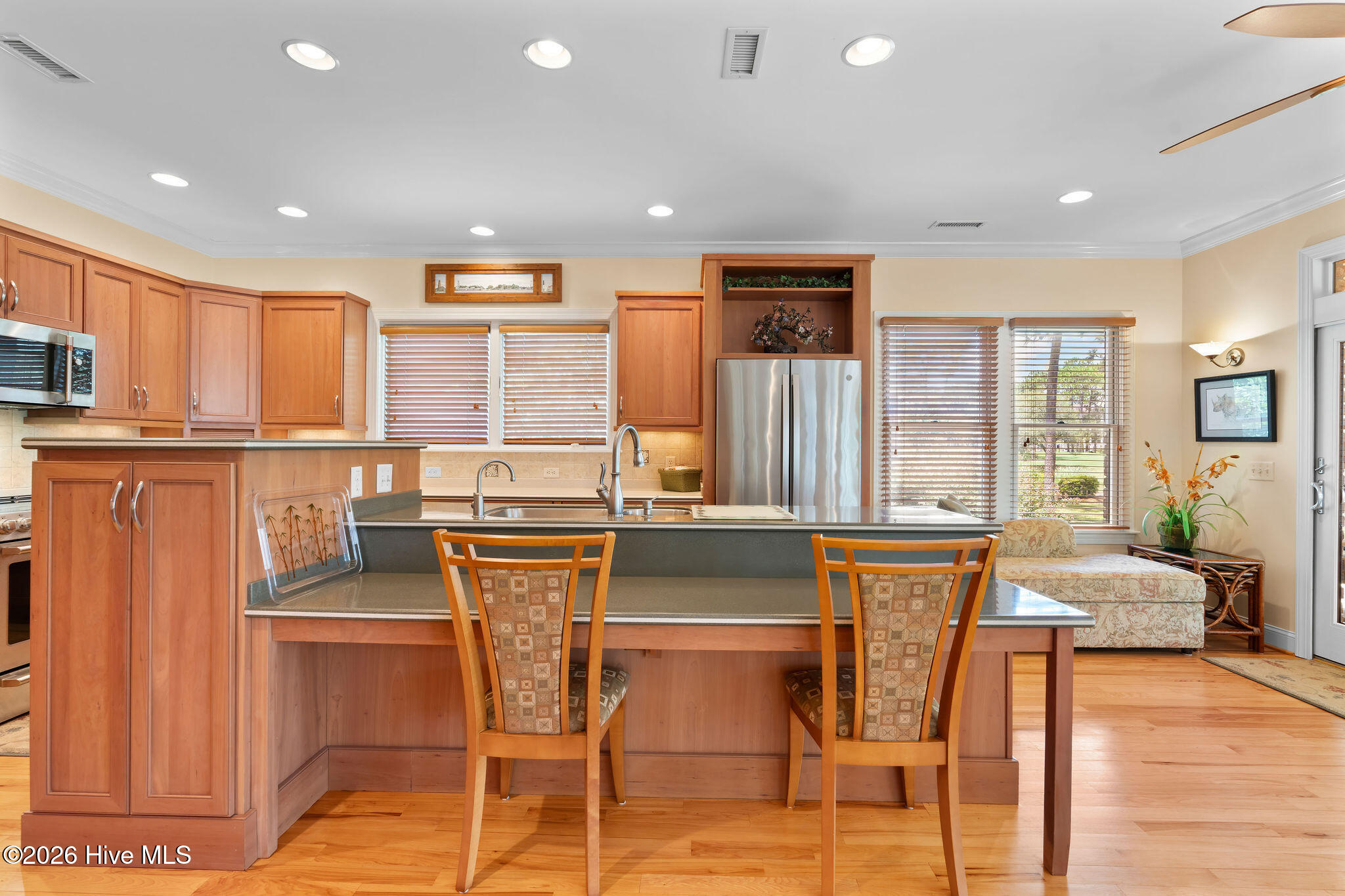 100548545 | Photo 27