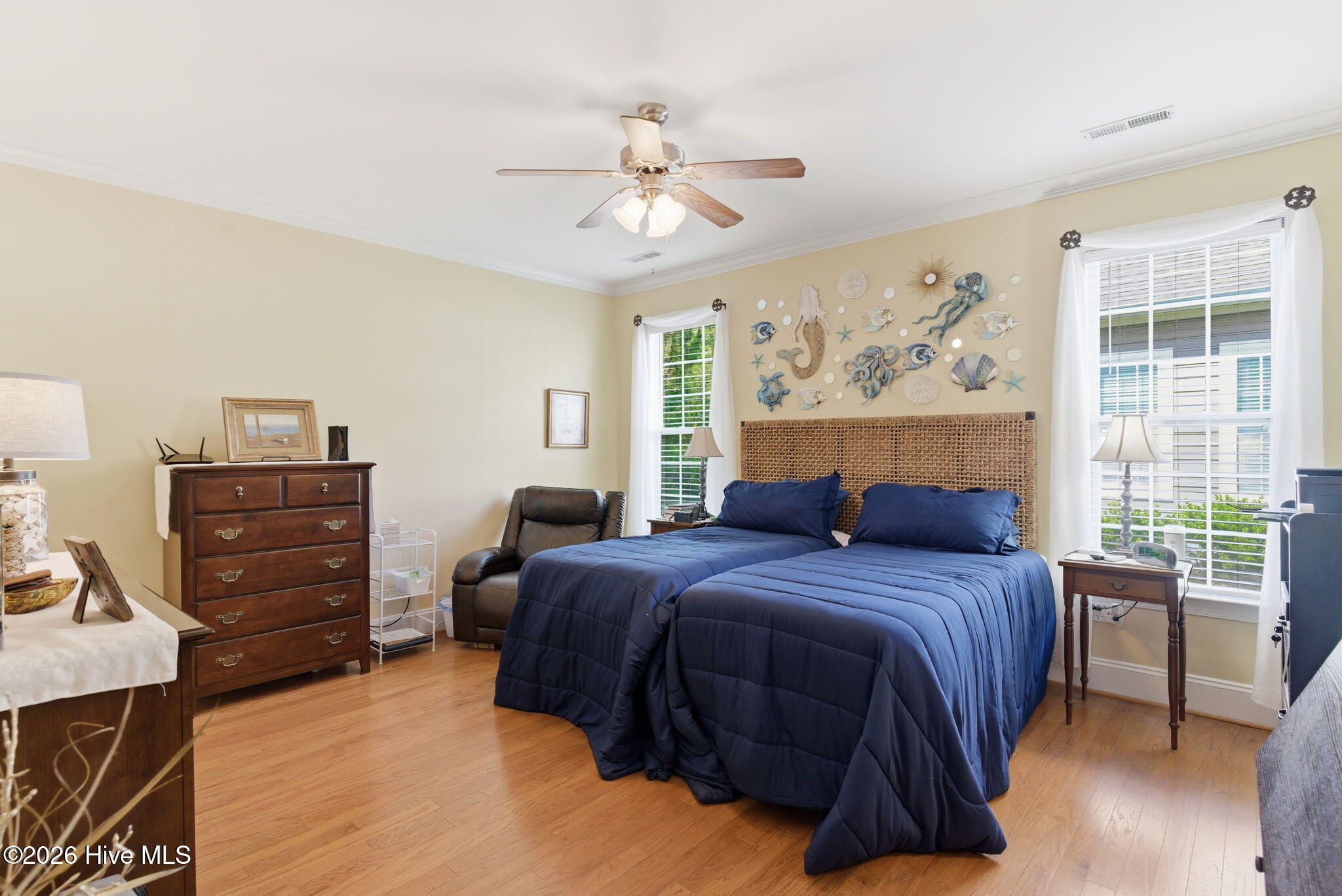 100569602 | Photo 30