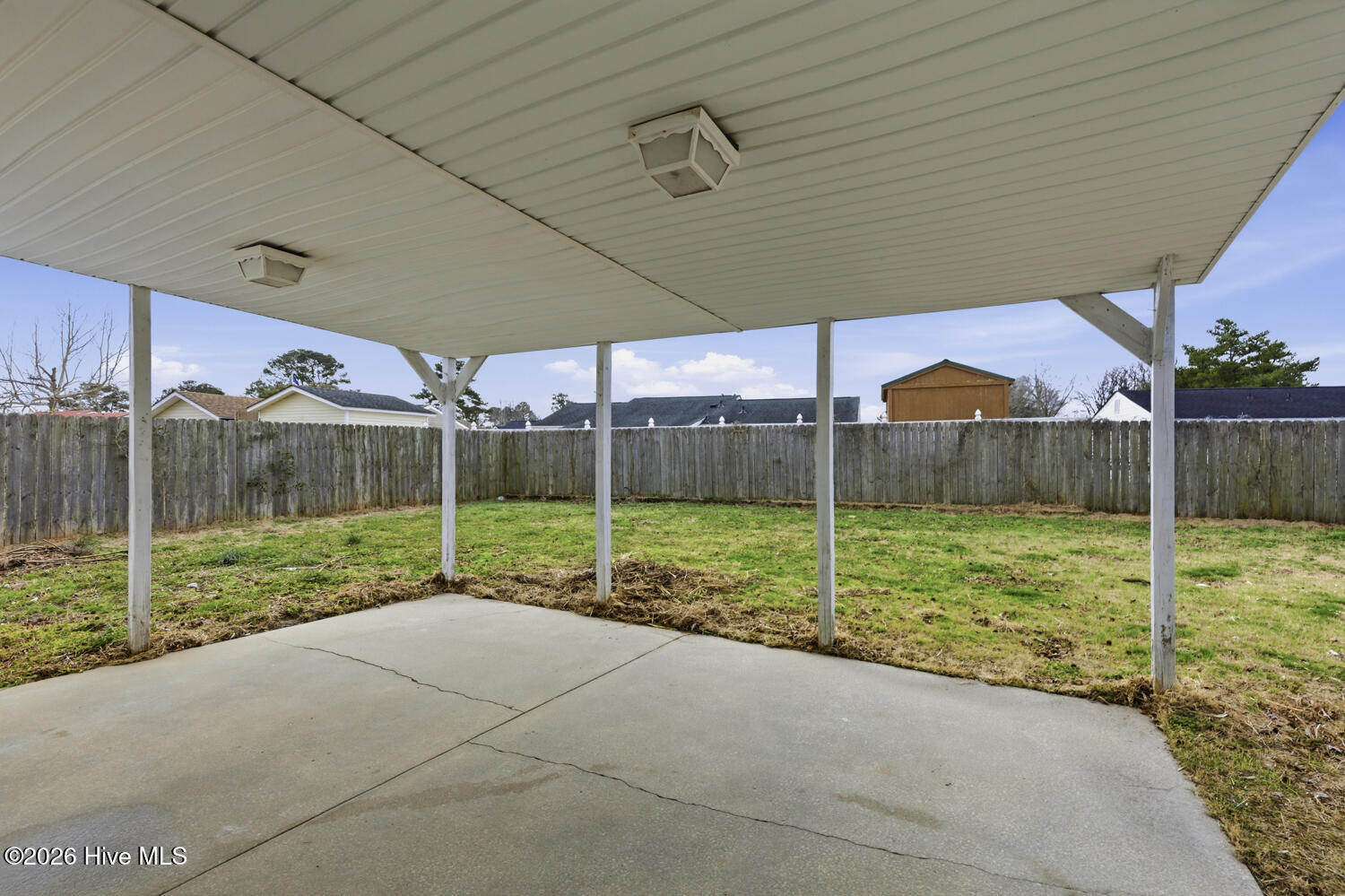 100551739 | Photo 21