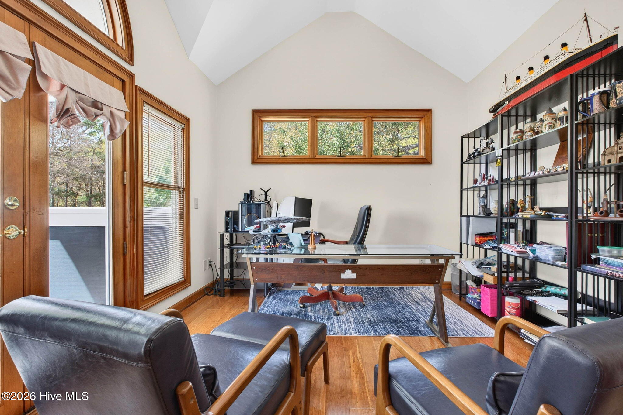 100564885 | Photo 59