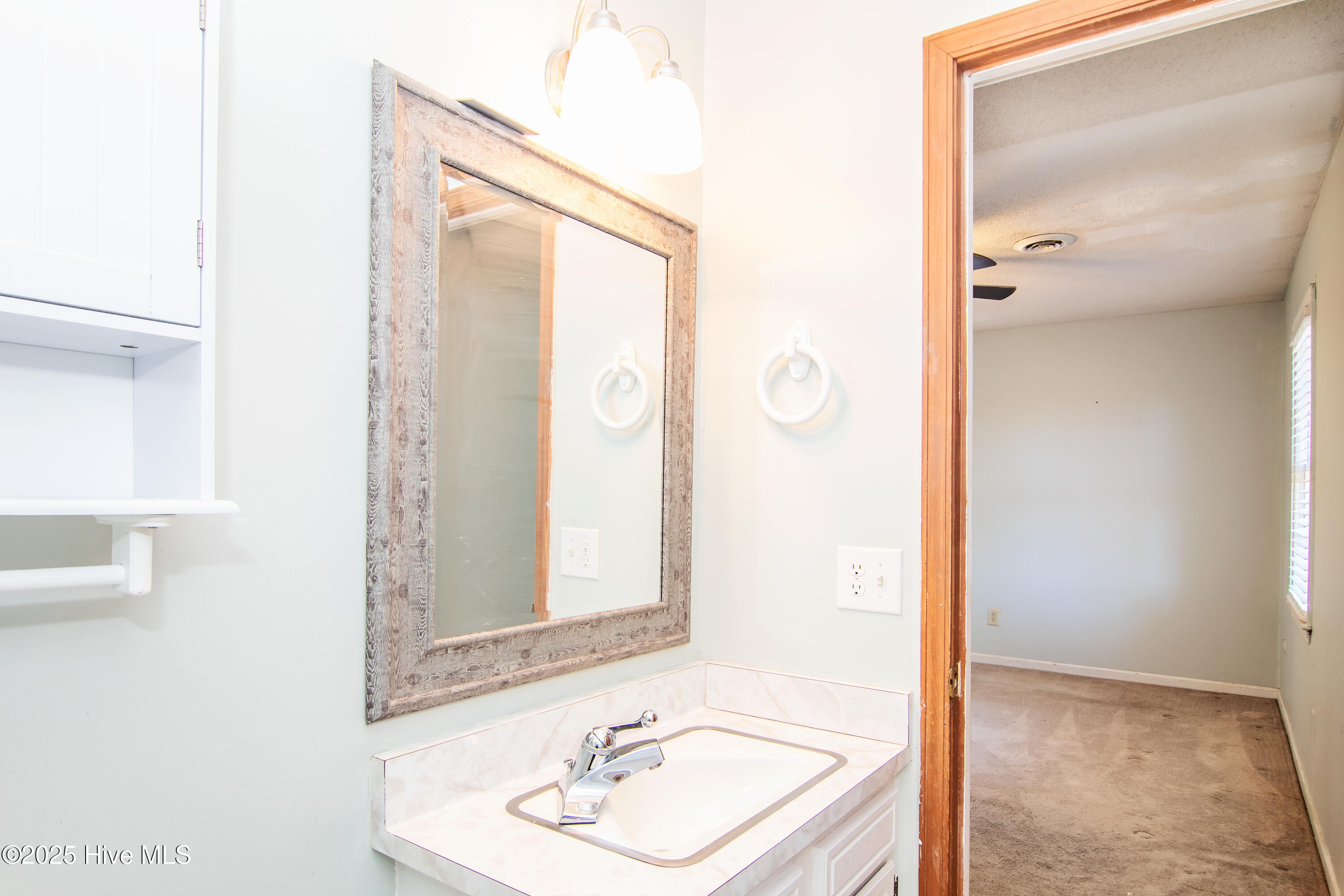 100545046 | Photo 30