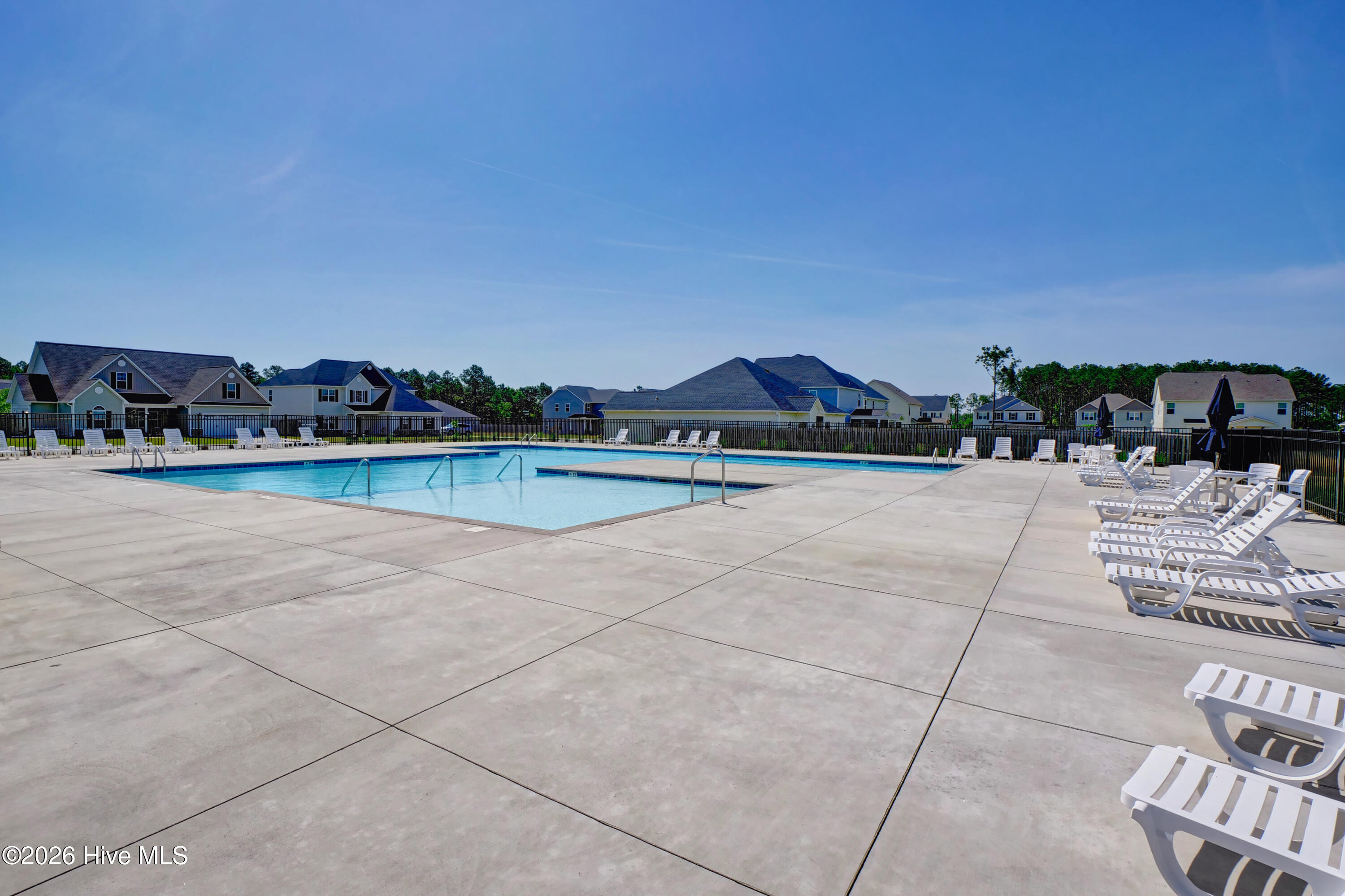 100550912 | Photo 34