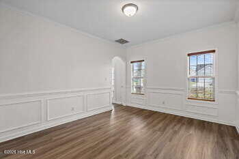 100548839 | Photo 16