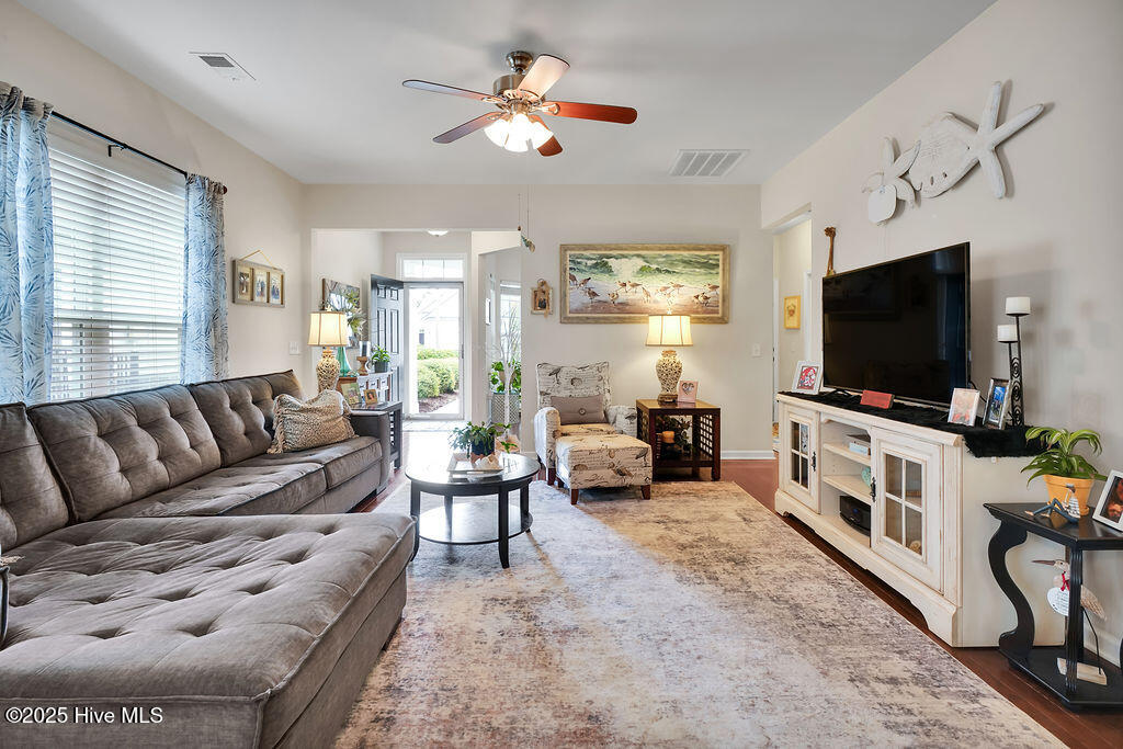 100532271 | Photo 10