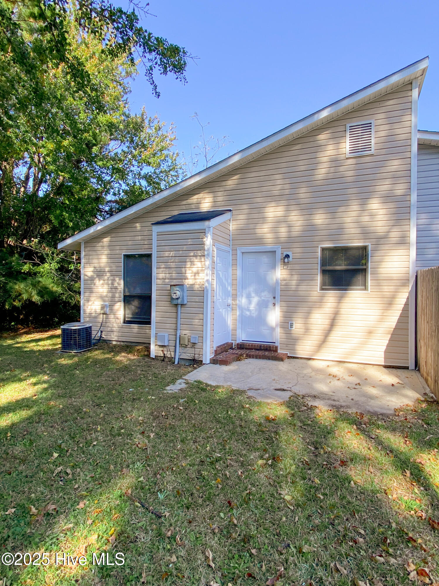 100540846 | Photo 15