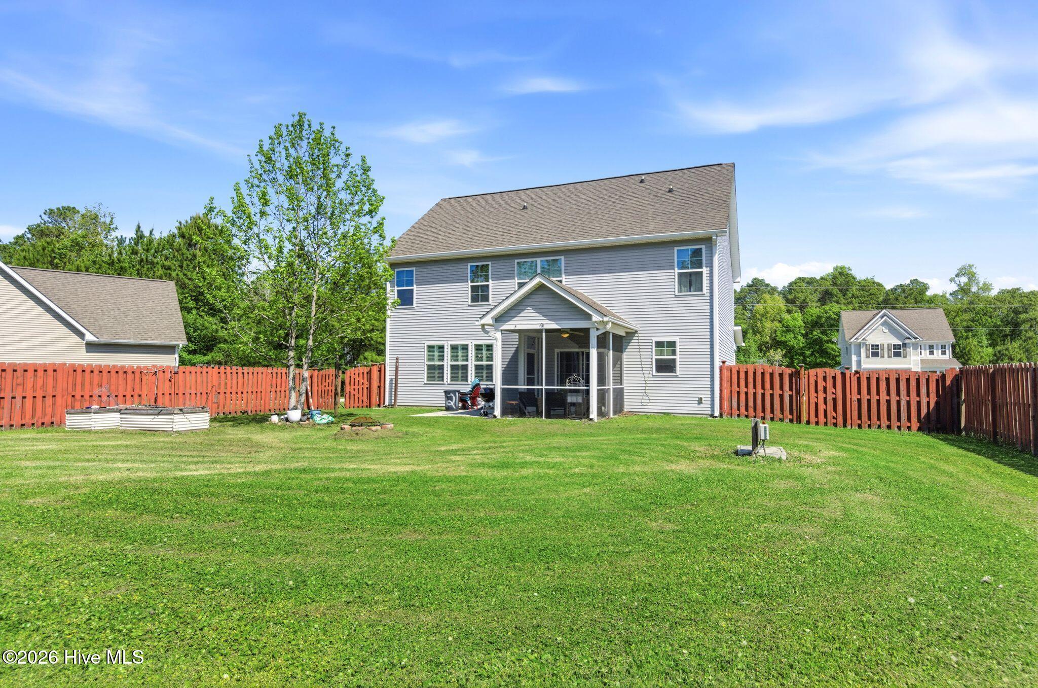 100568404 | Photo 60