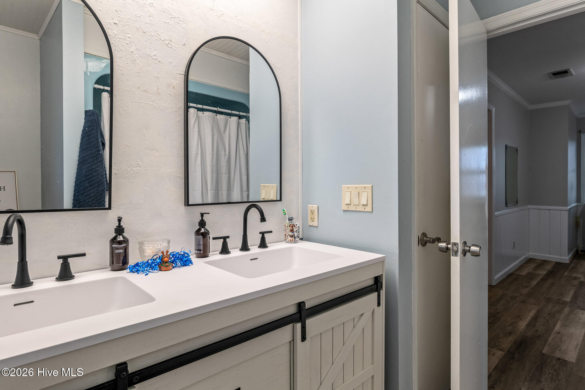 100552372 | Photo 33