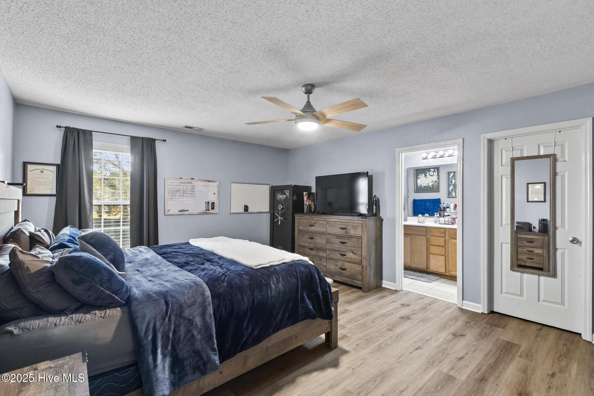 100542595 | Photo 16