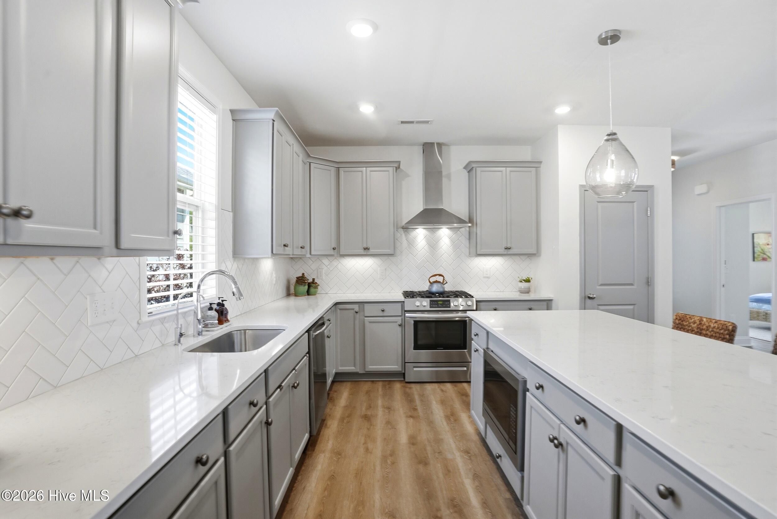 100569050 | Photo 30