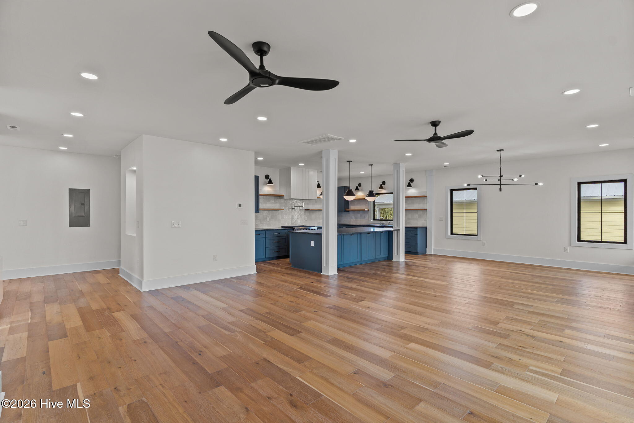 100553287 | Photo 38