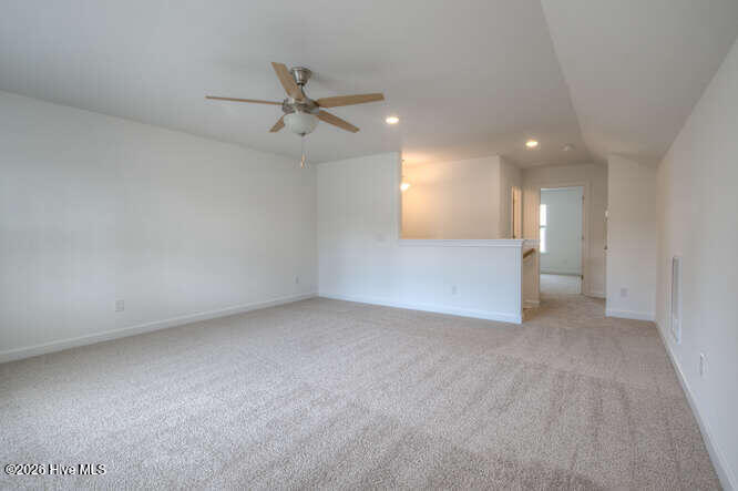 100563707 | Photo 37