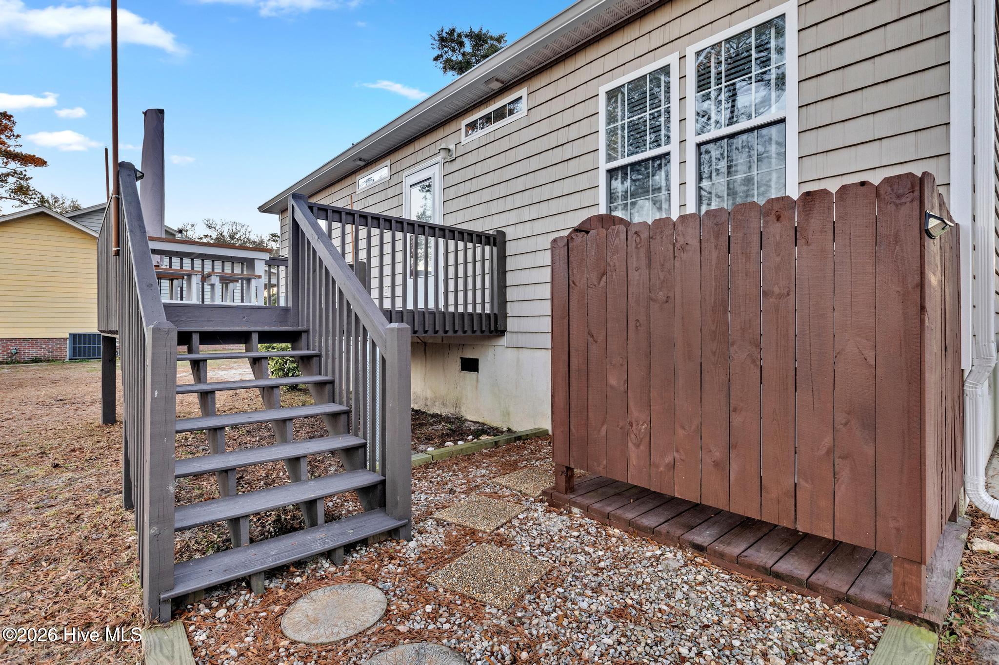 100548915 | Photo 21