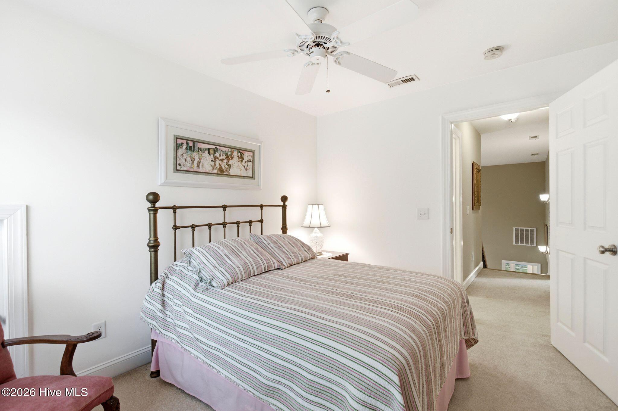 100564231 | Photo 46