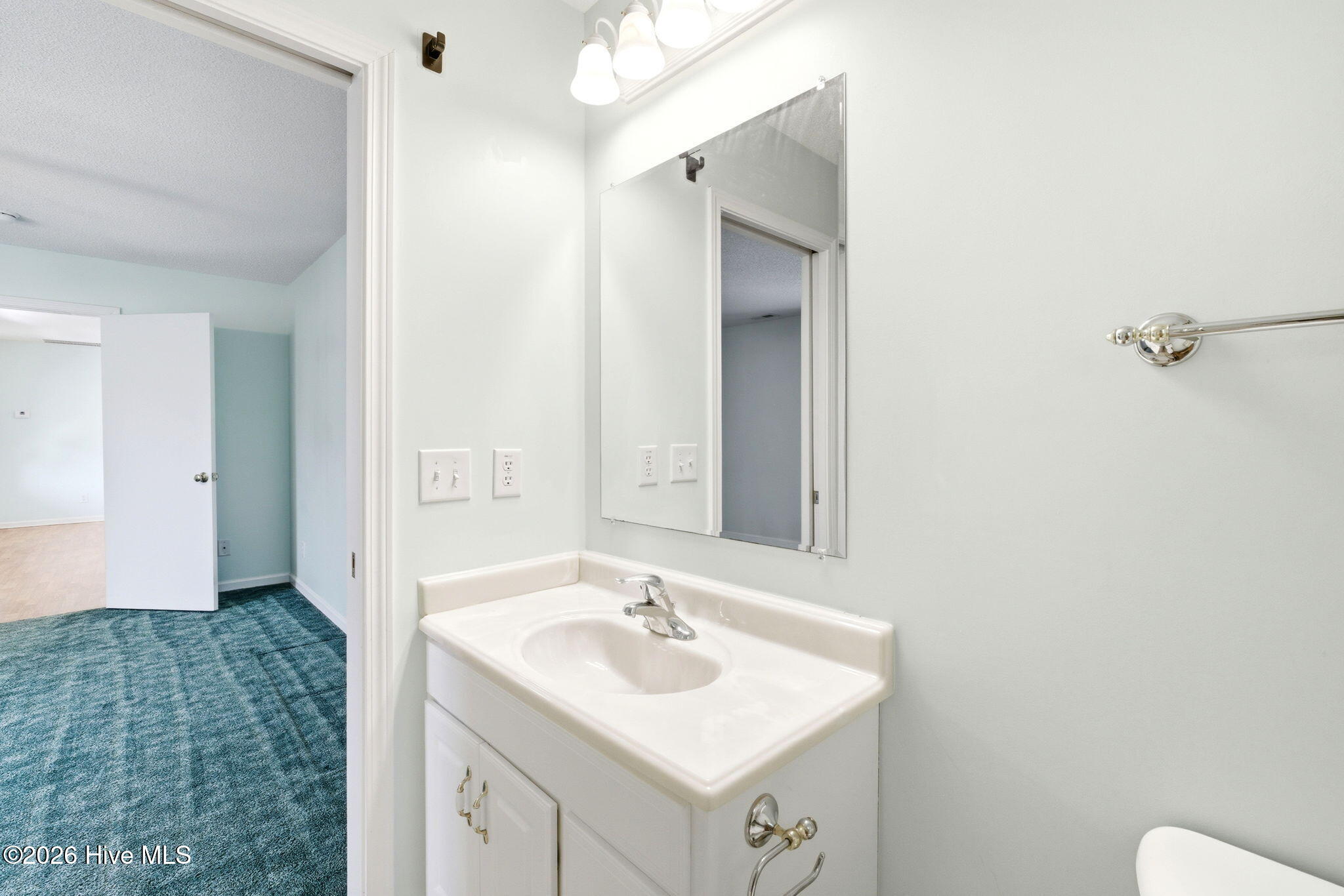 100564693 | Photo 19