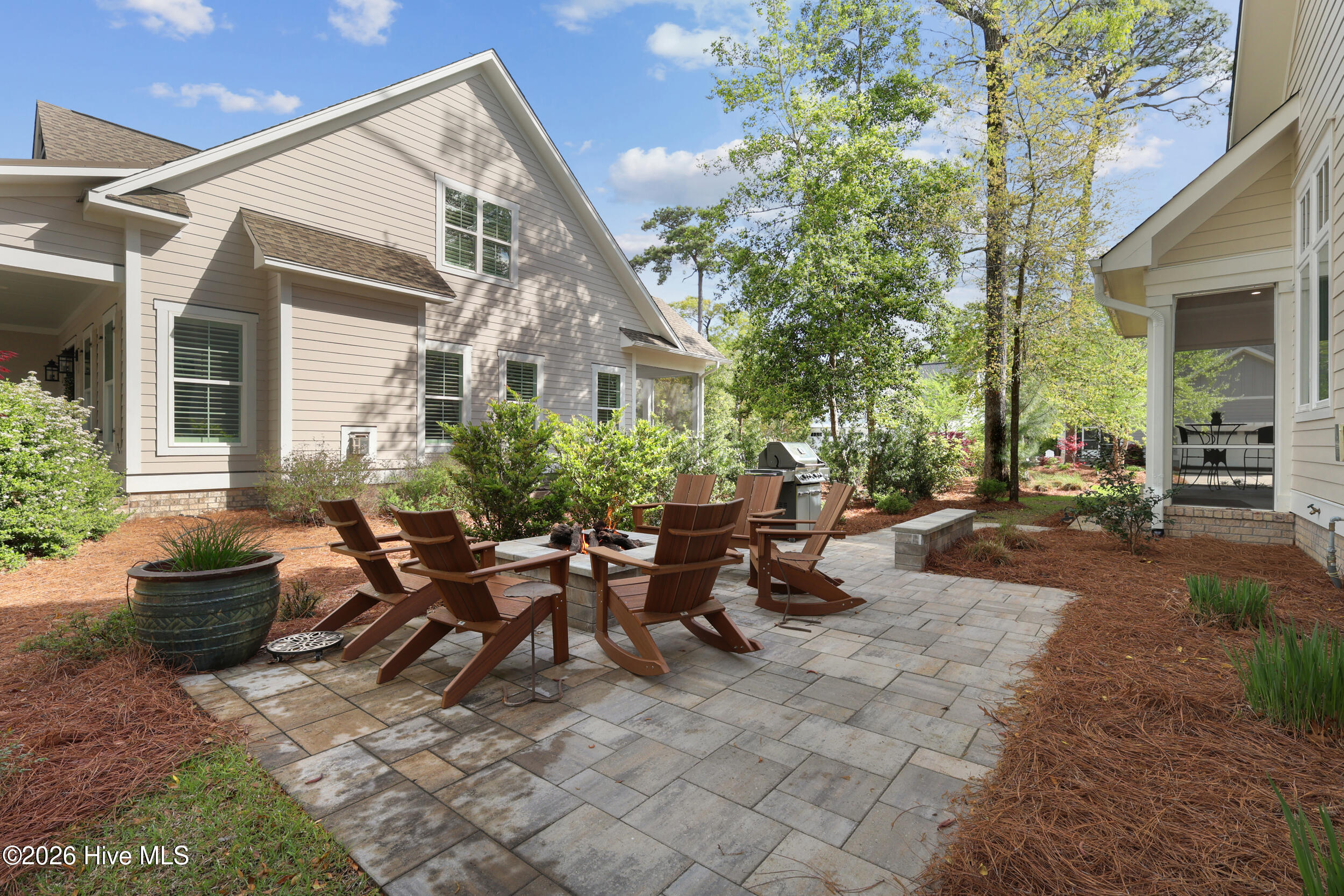 100566937 | Photo 66