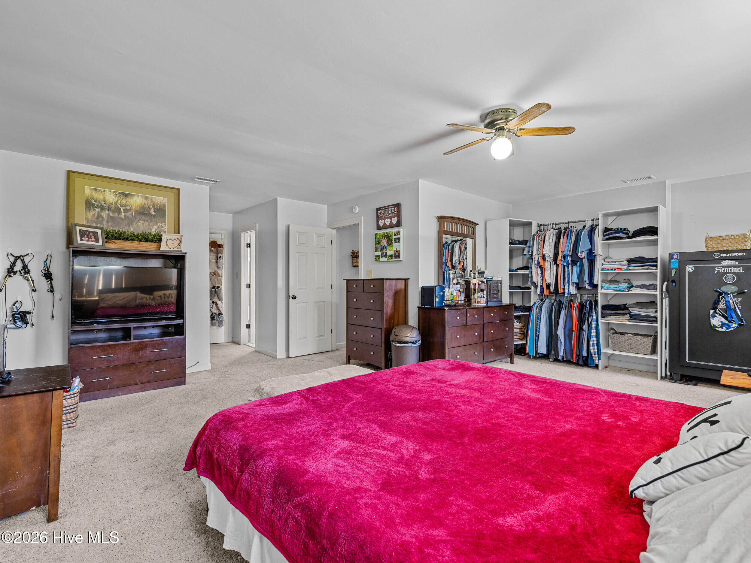 100570486 | Photo 39