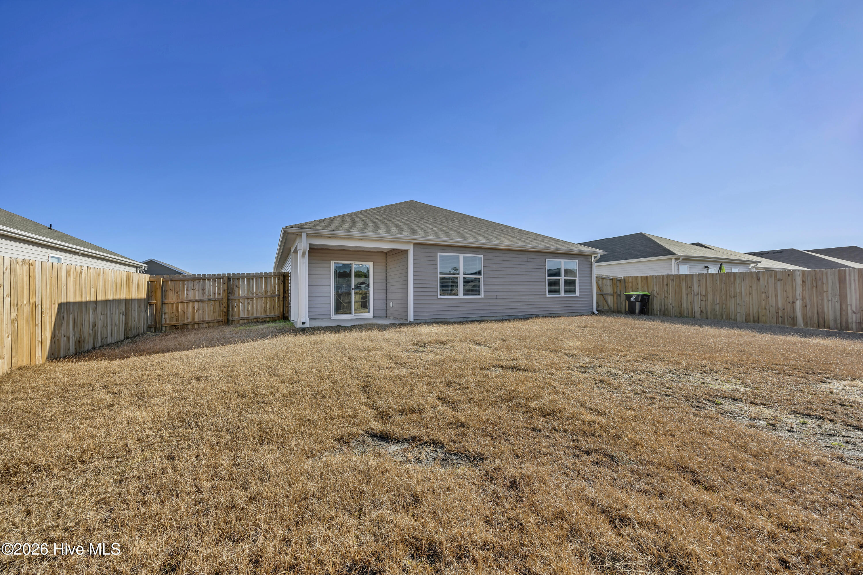 100547237 | Photo 23