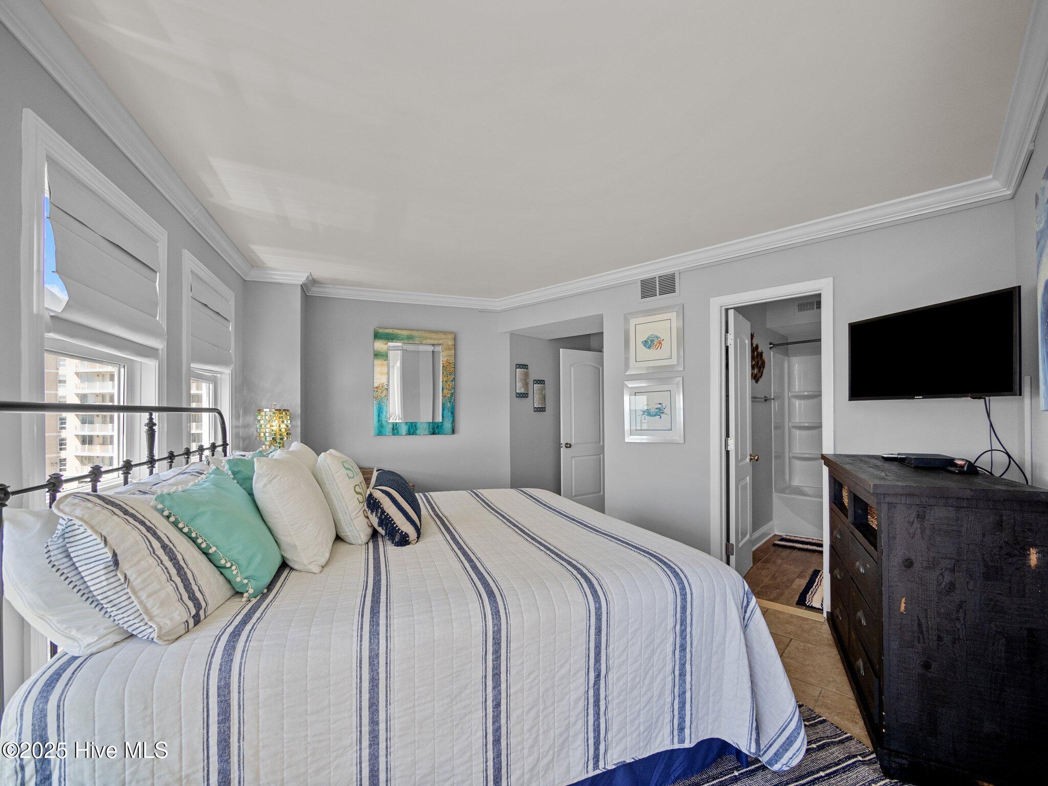 100525315 | Photo 32