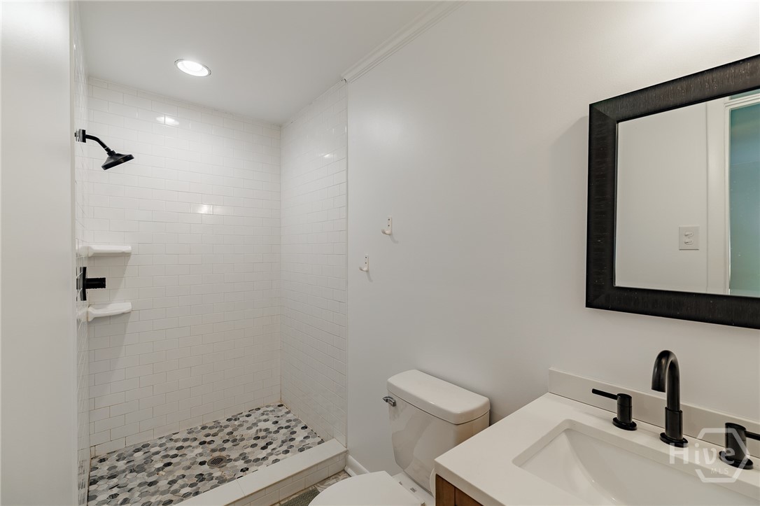 1070 Sunnyside Drive