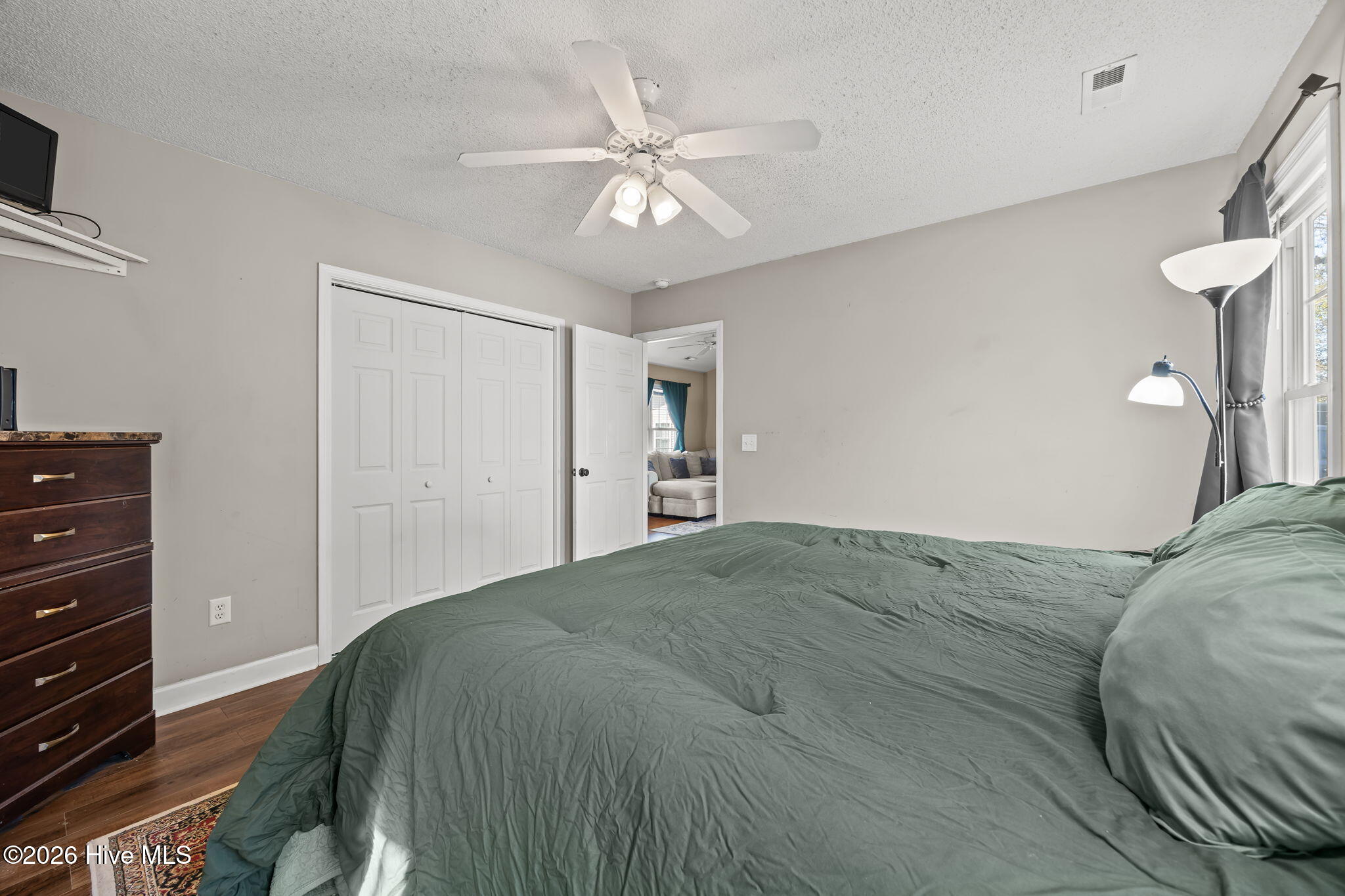 100550840 | Photo 23