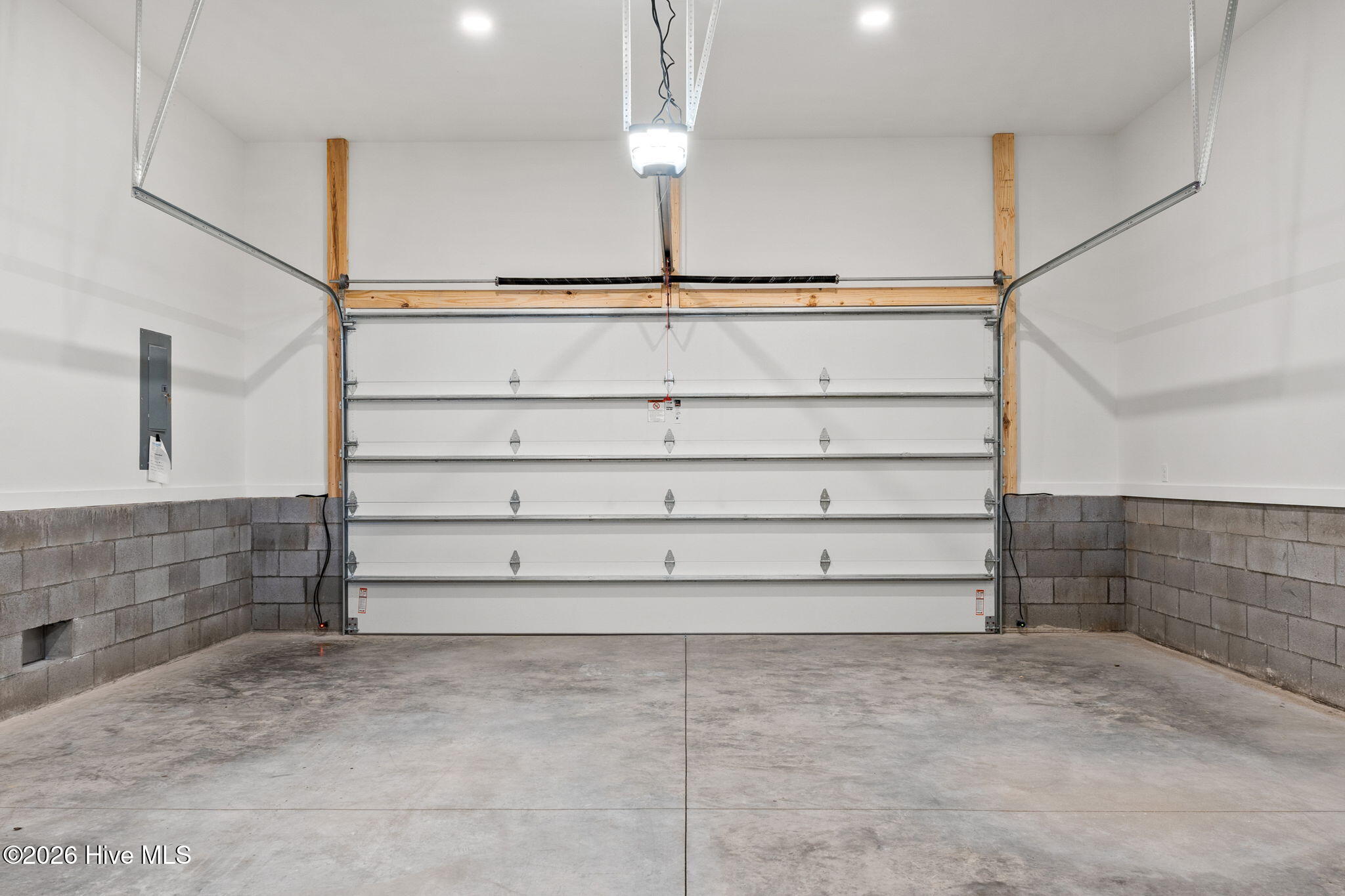 100559220 | Photo 49