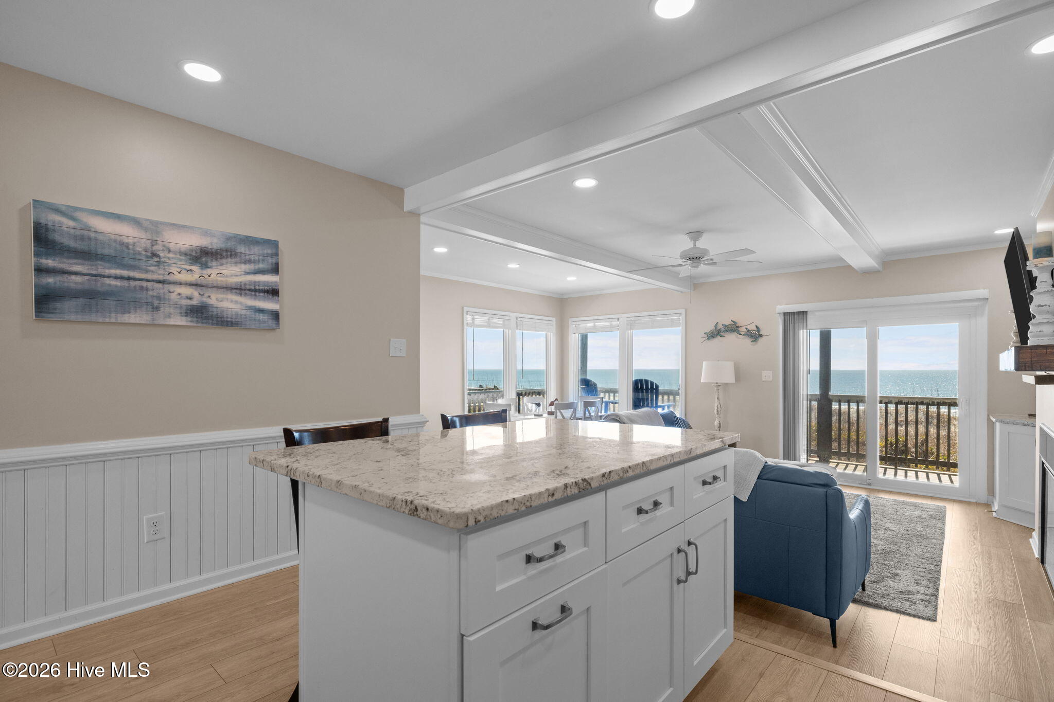 100555254 | Photo 11