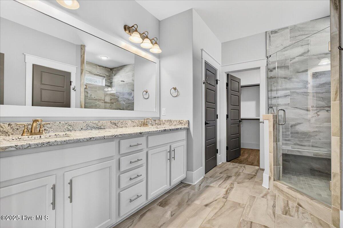 100541370 | Photo 34