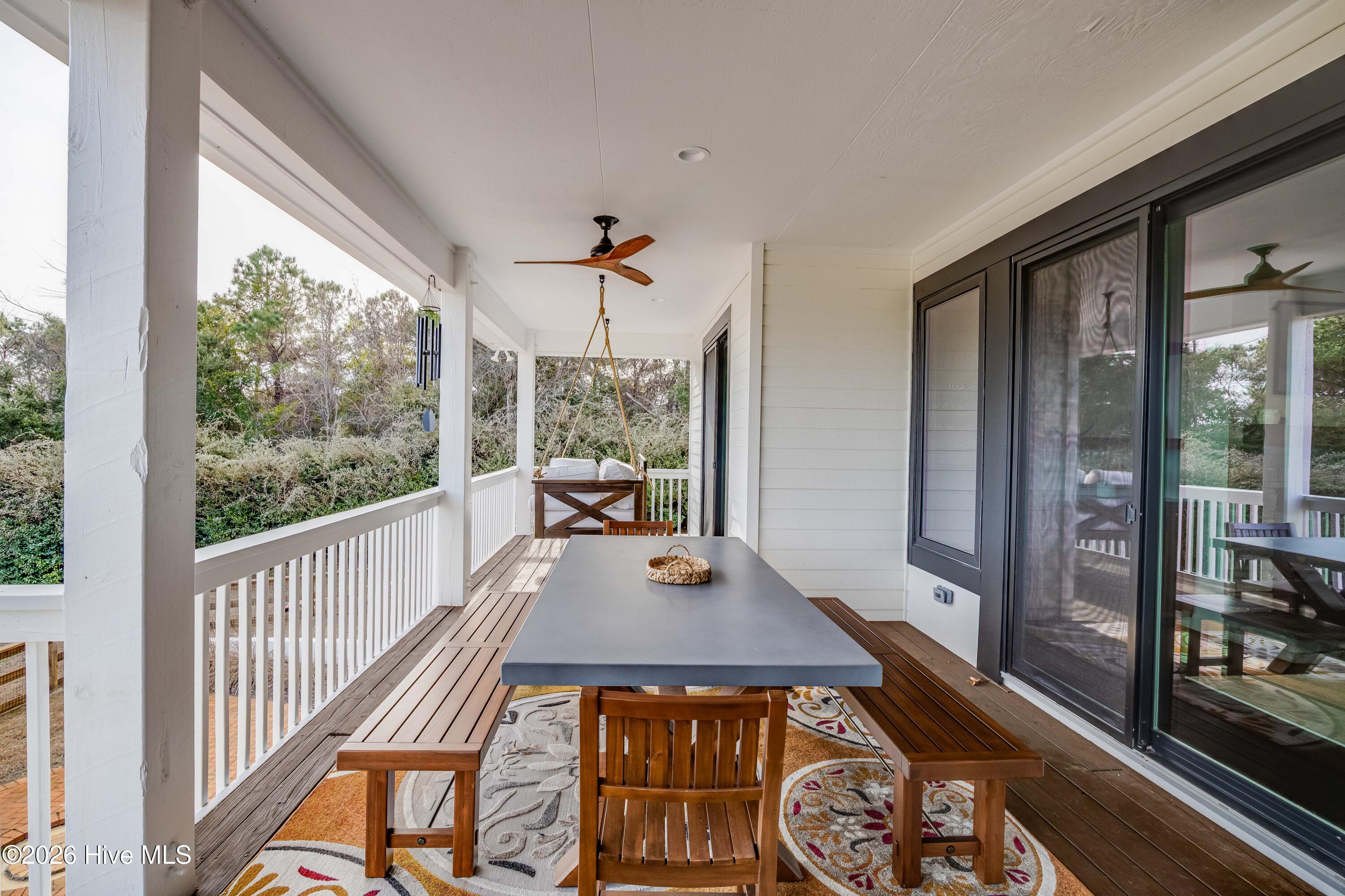 100548978 | Photo 14