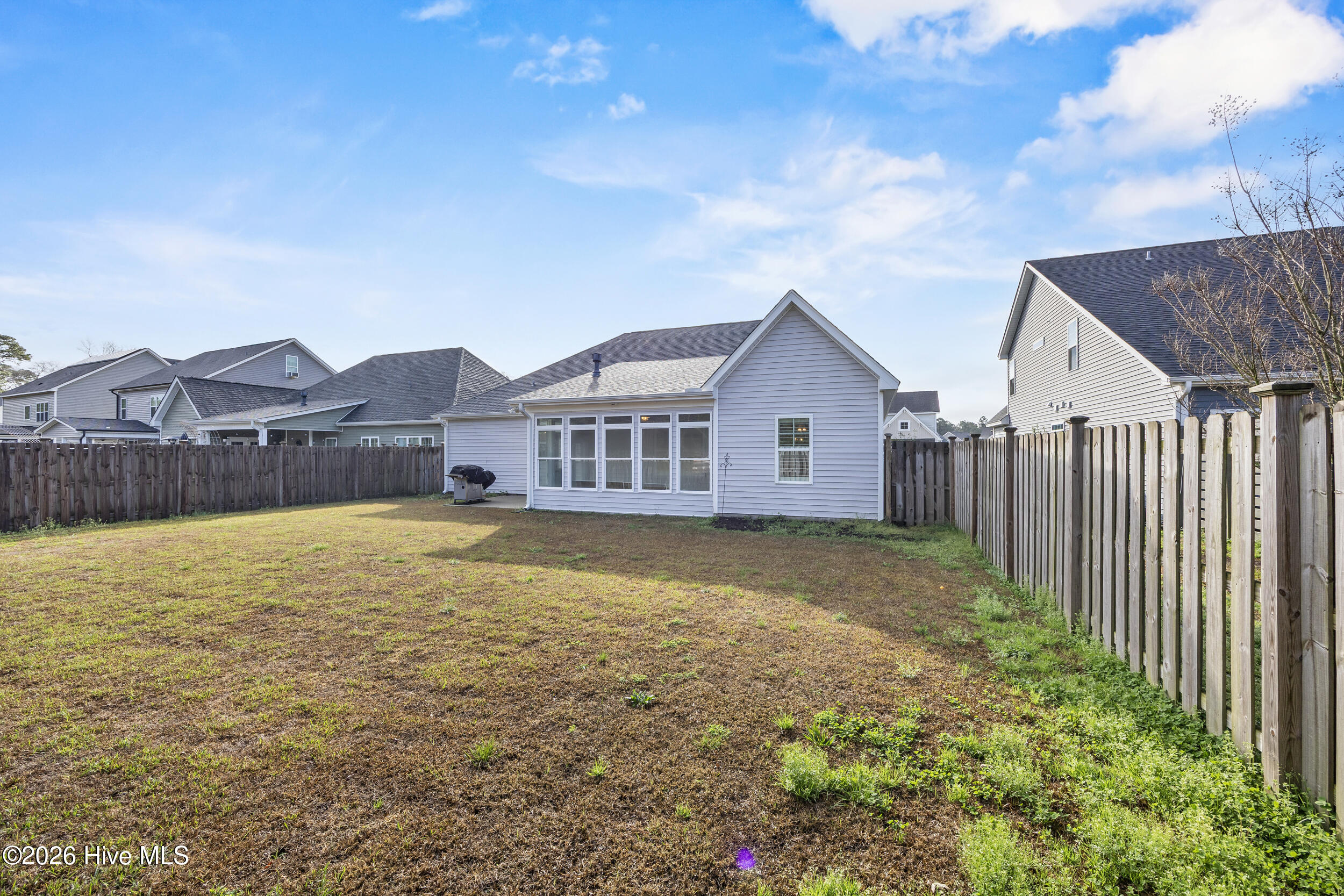 100559295 | Photo 42