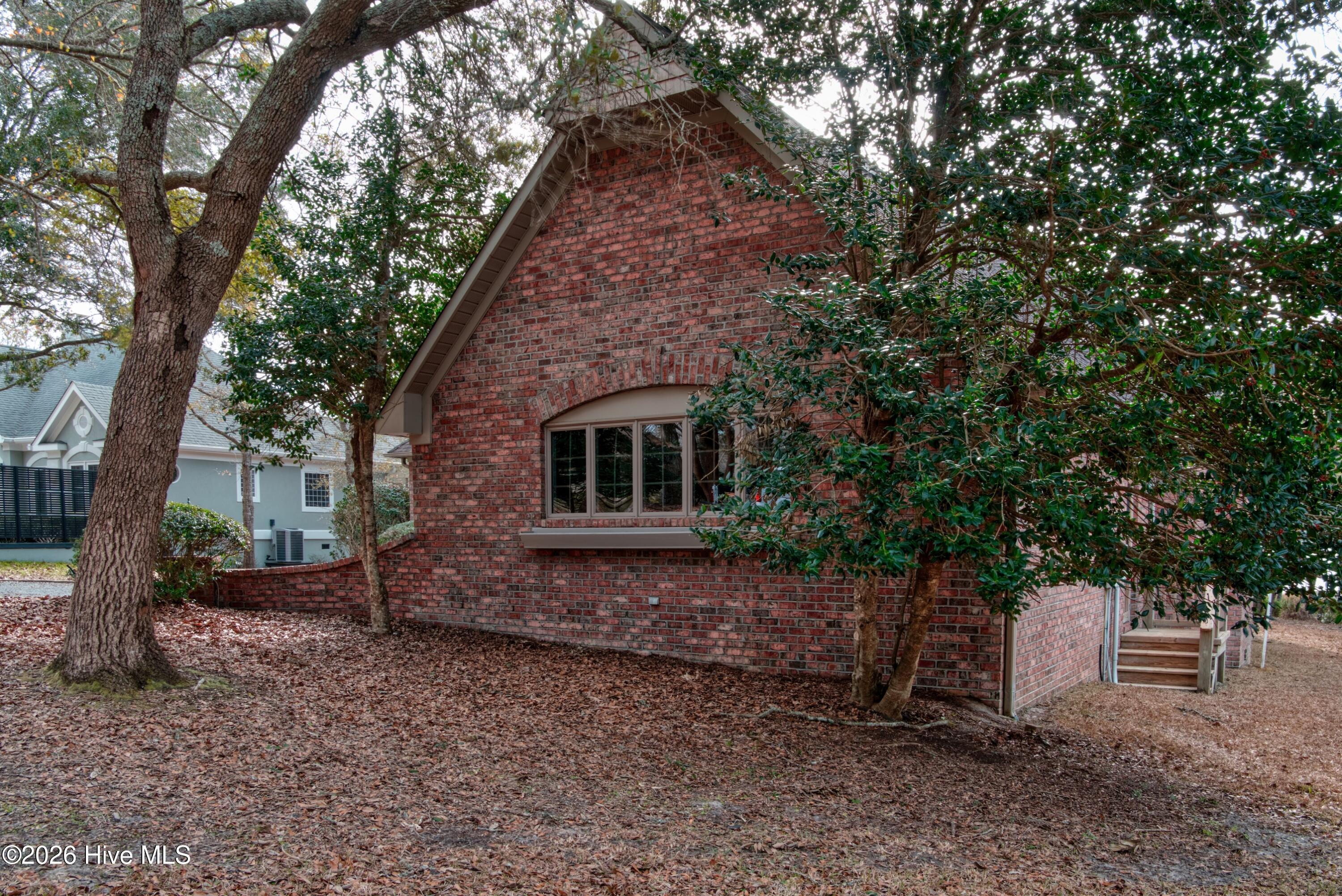 100551143 | Photo 14