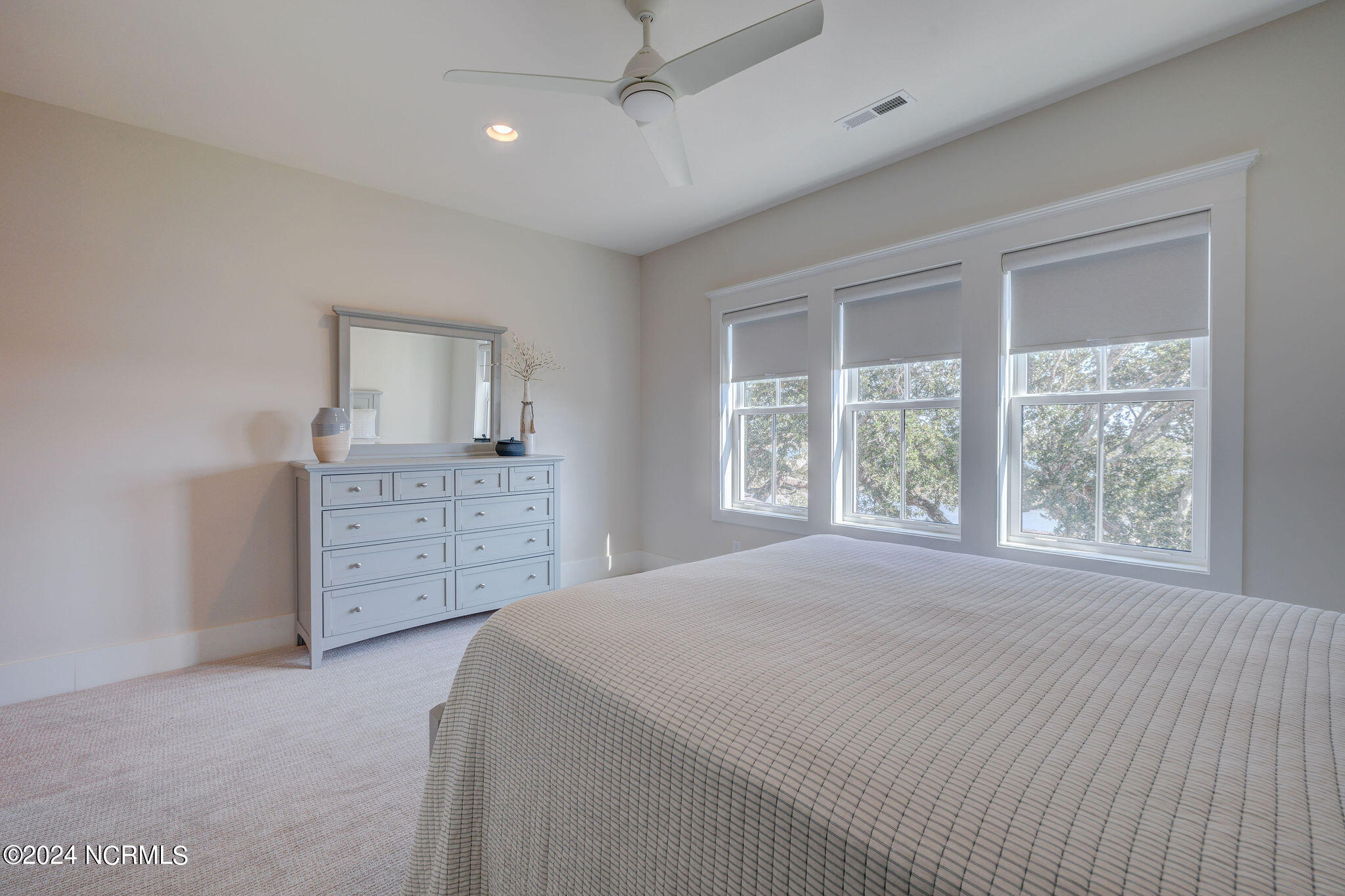 100547028 | Photo 42