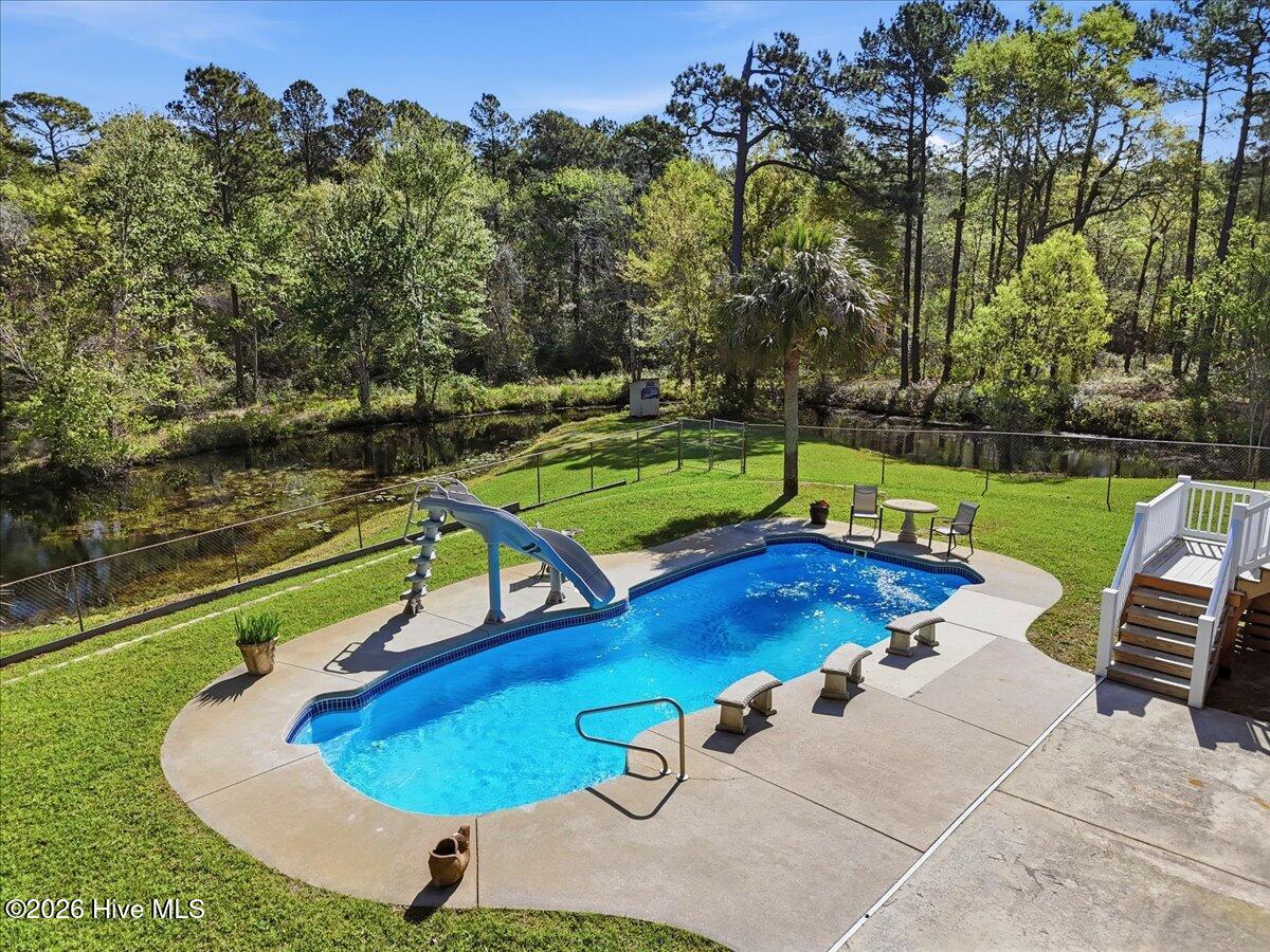 100566130 | Photo 58