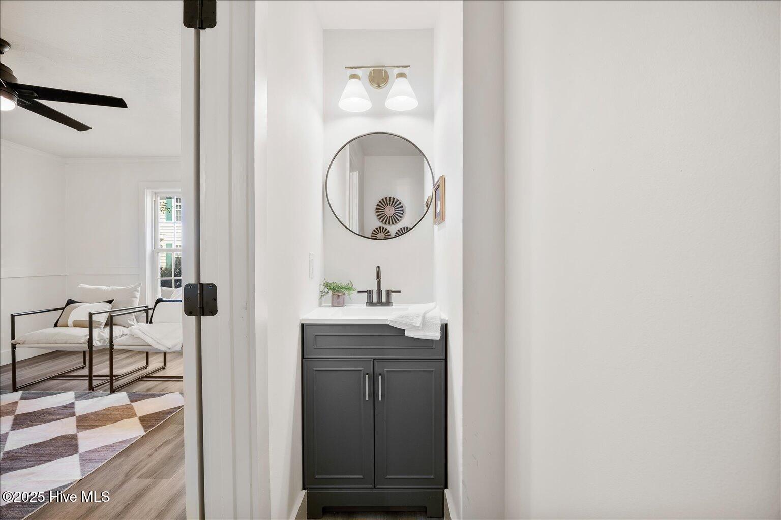 100541069 | Photo 13