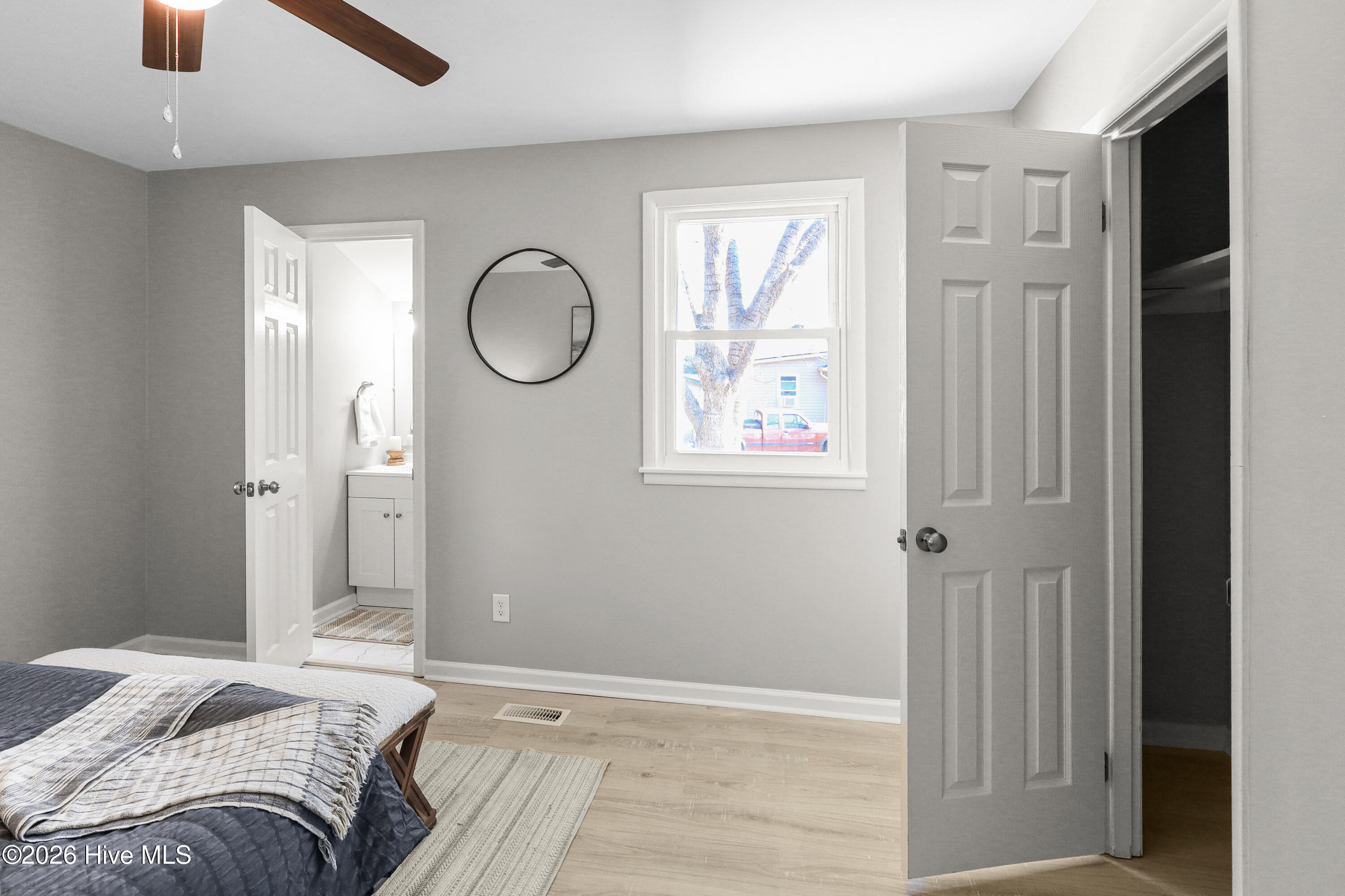 100553720 | Photo 22