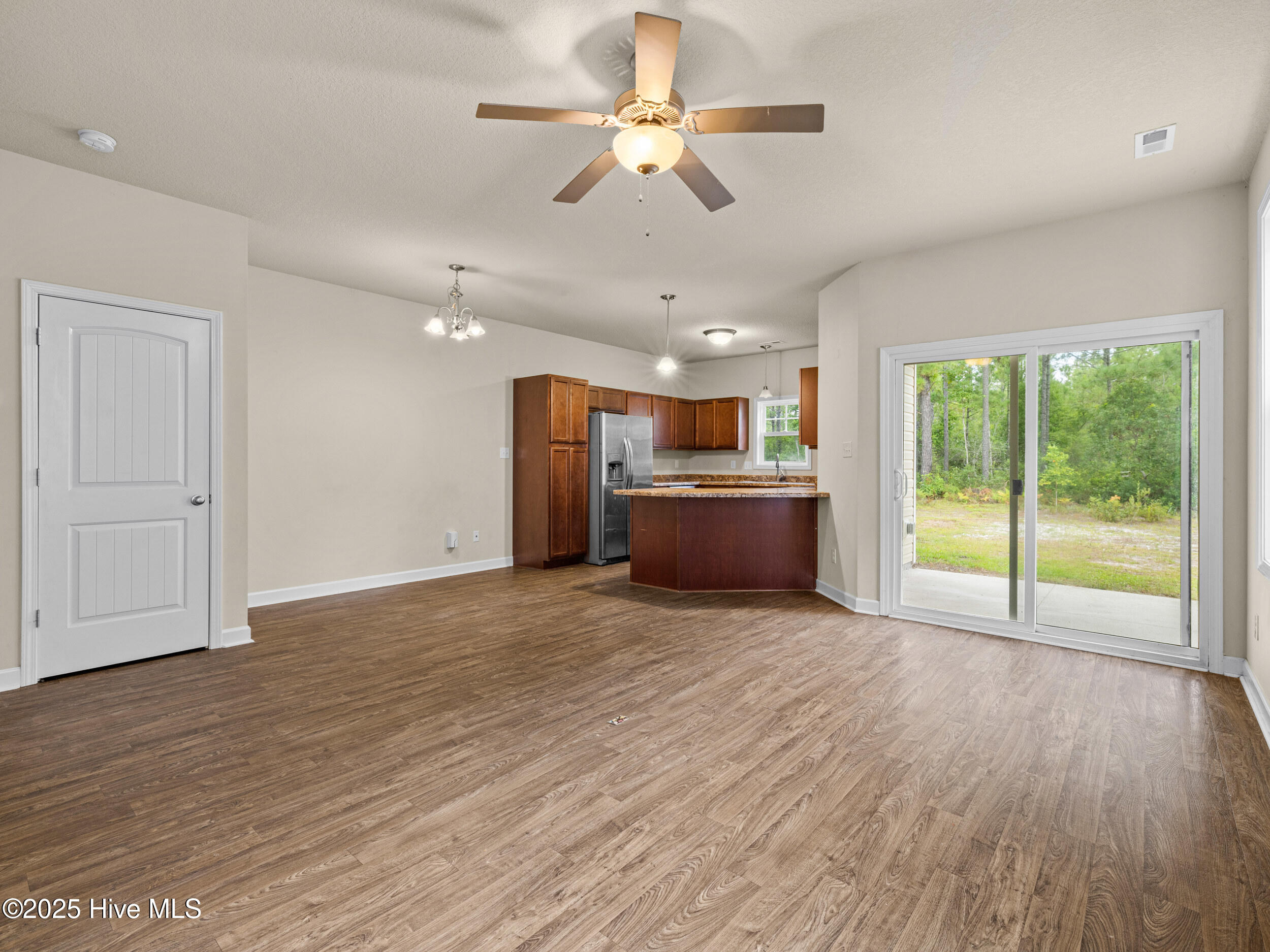 100524411 | Photo 11