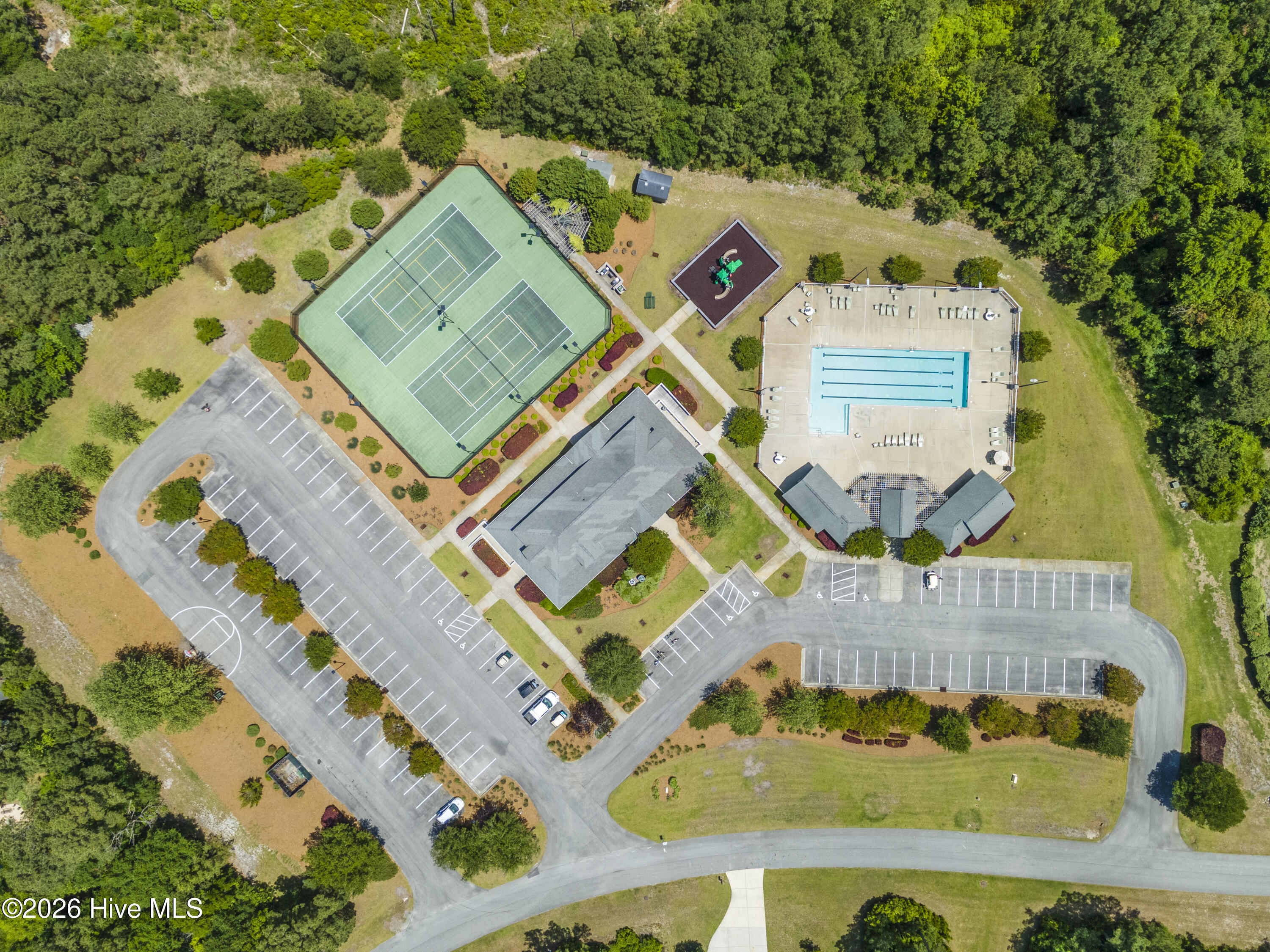 100562110 | Photo 76