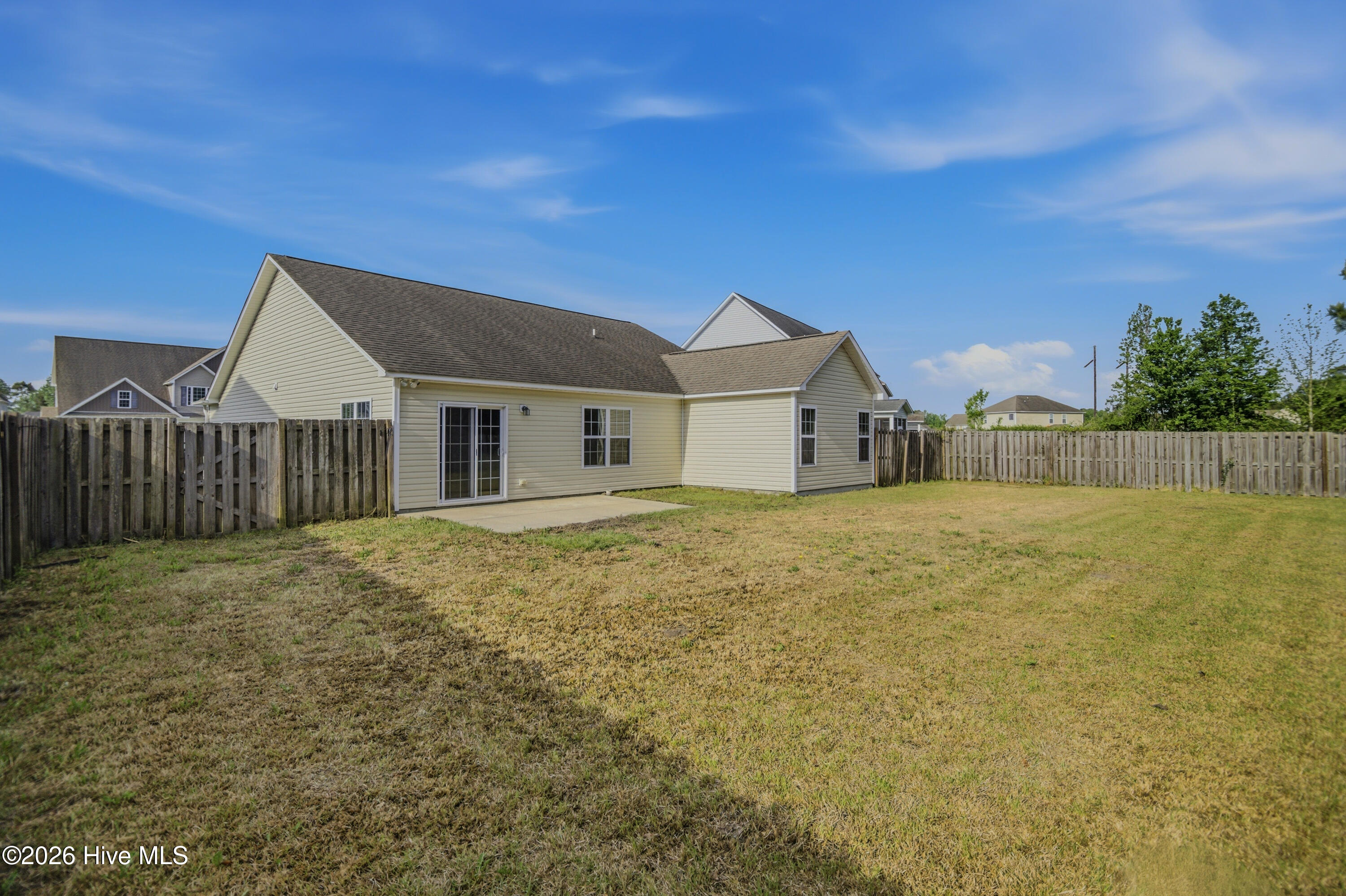 100568409 | Photo 25