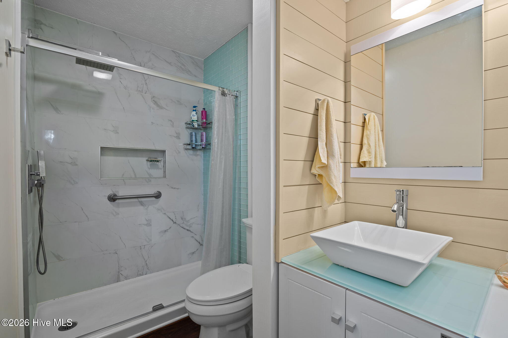 100561214 | Photo 27