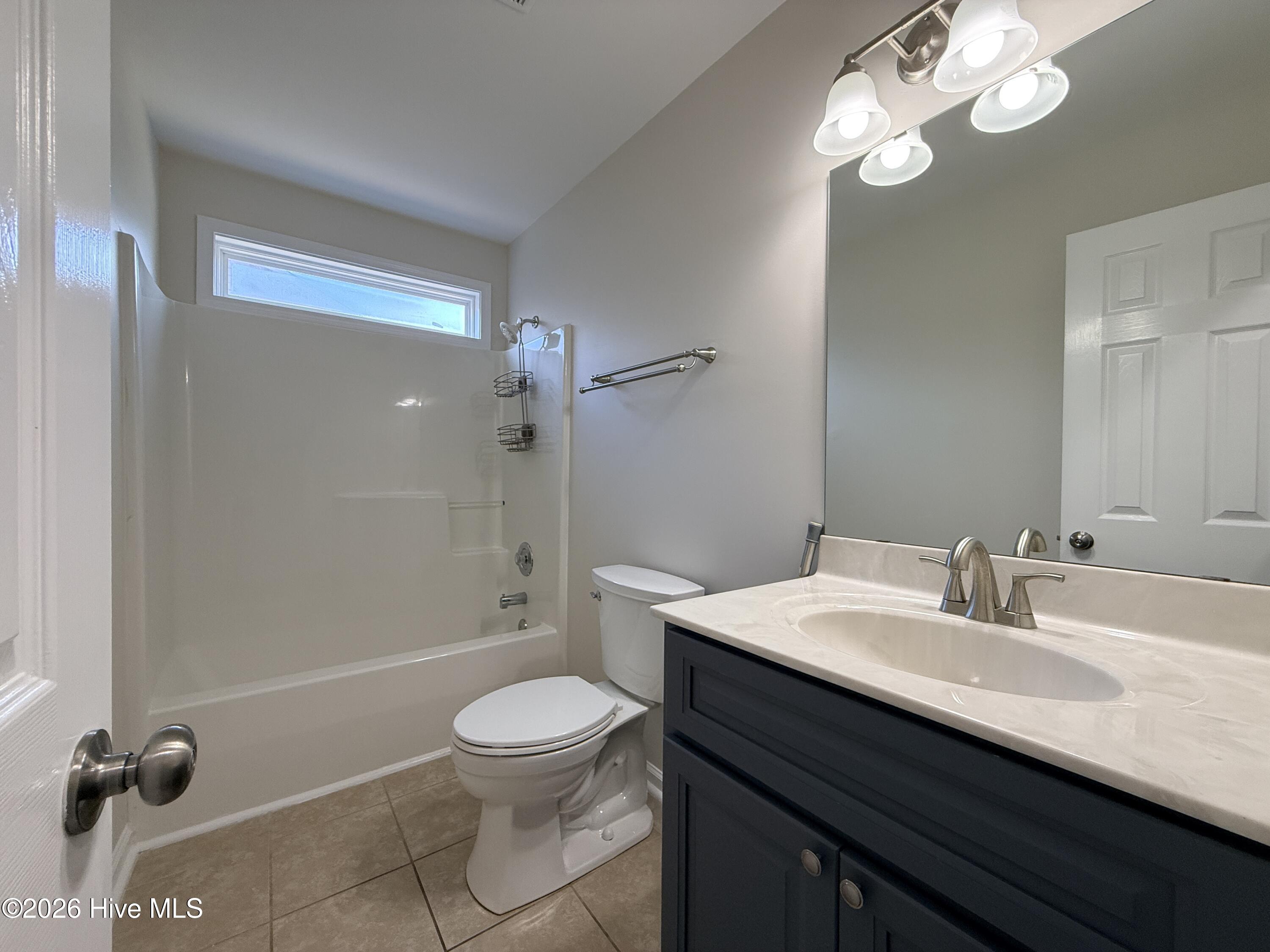 100550775 | Photo 11