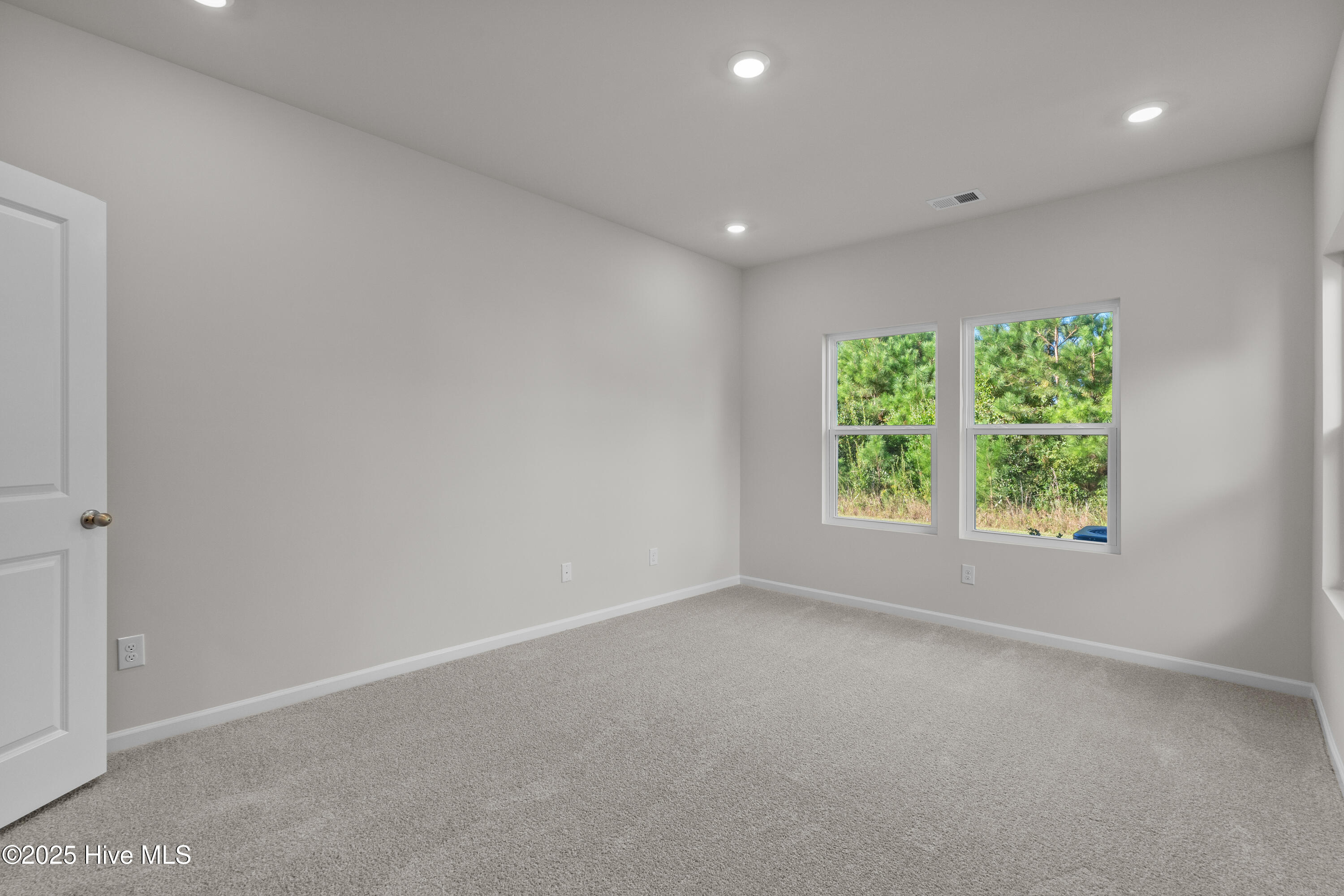 100536974 | Photo 18