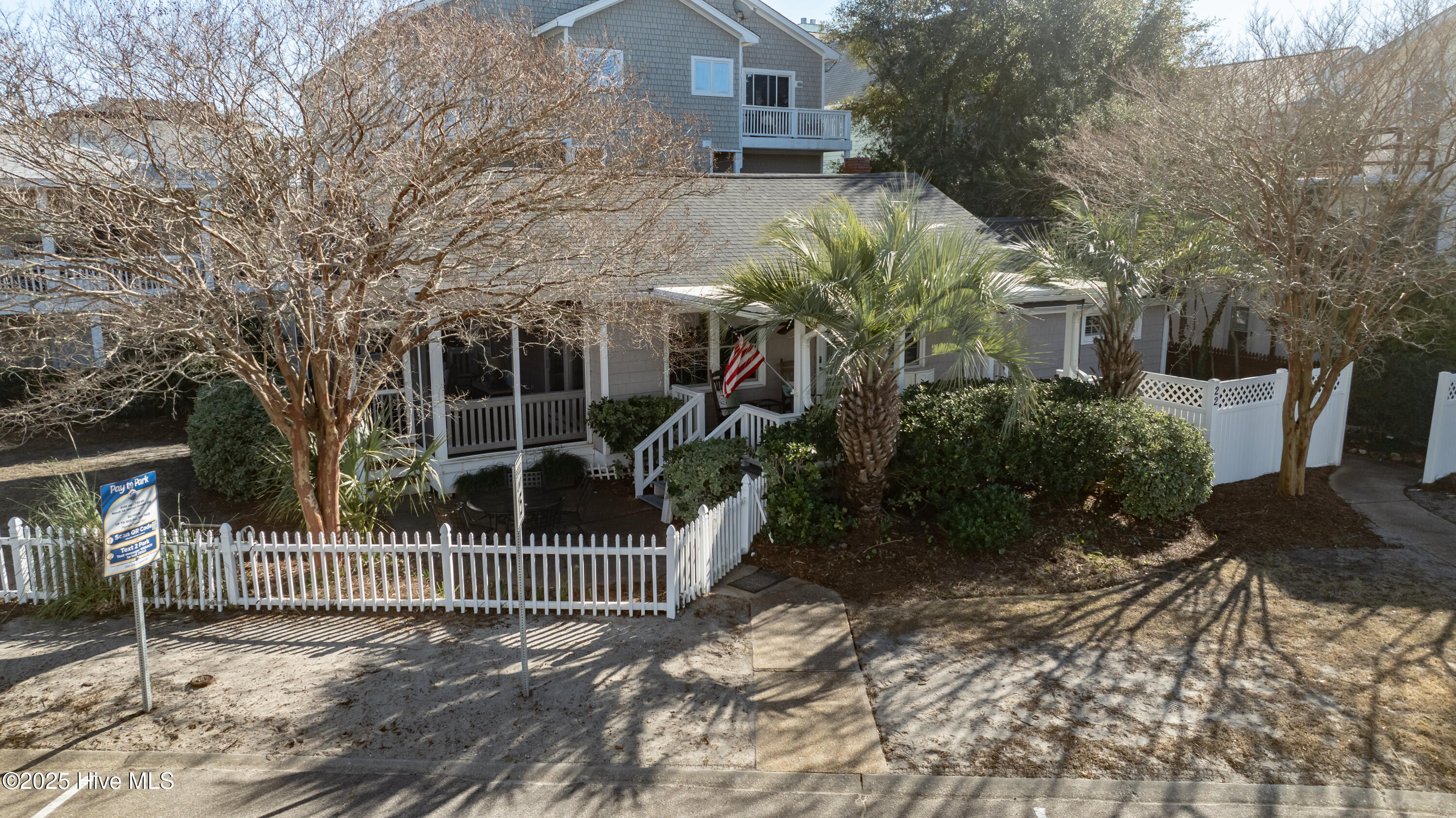 100537490 | Photo 51