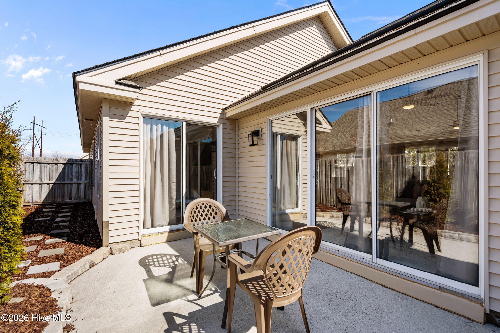 100556215 | Photo 48