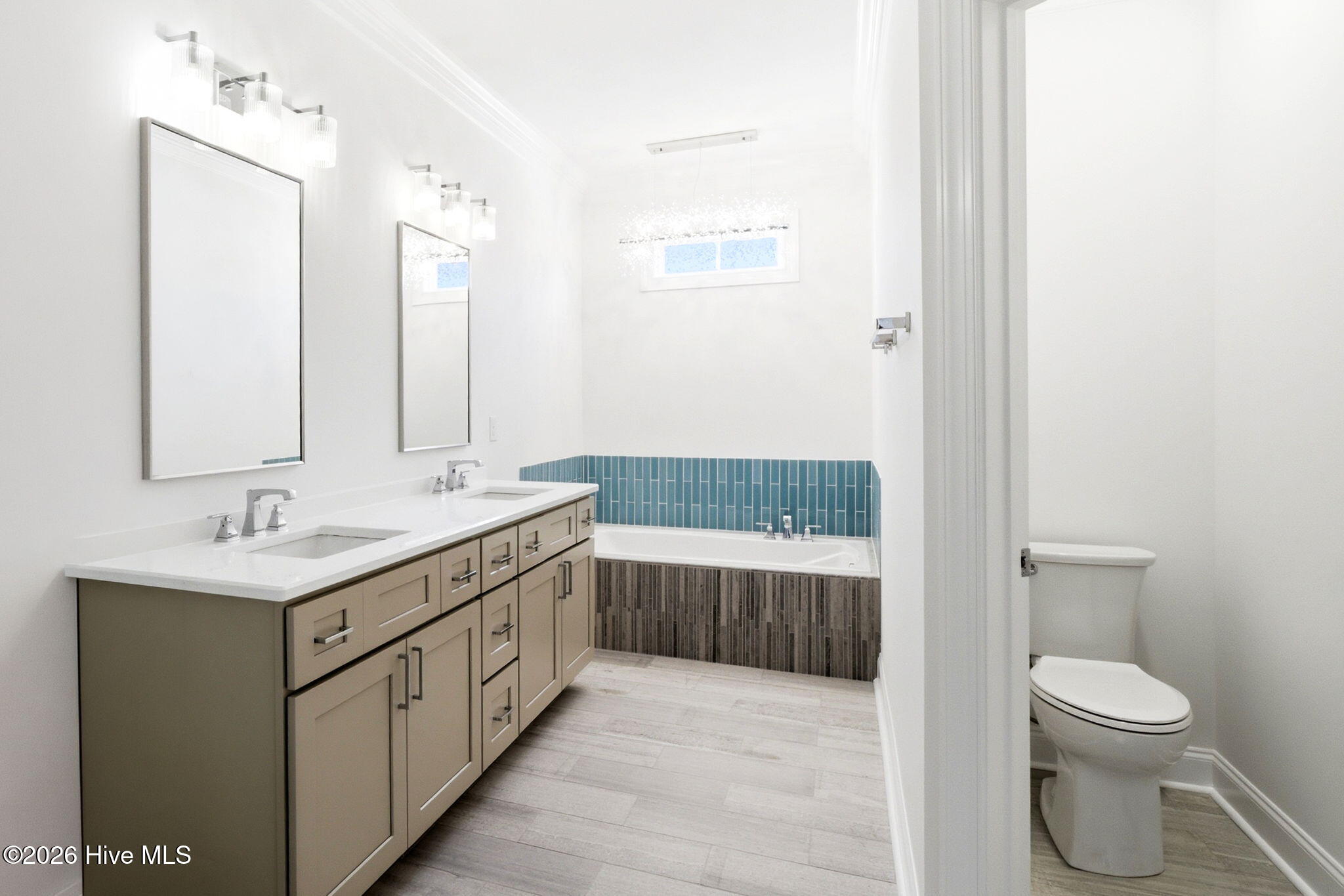 100565030 | Photo 26